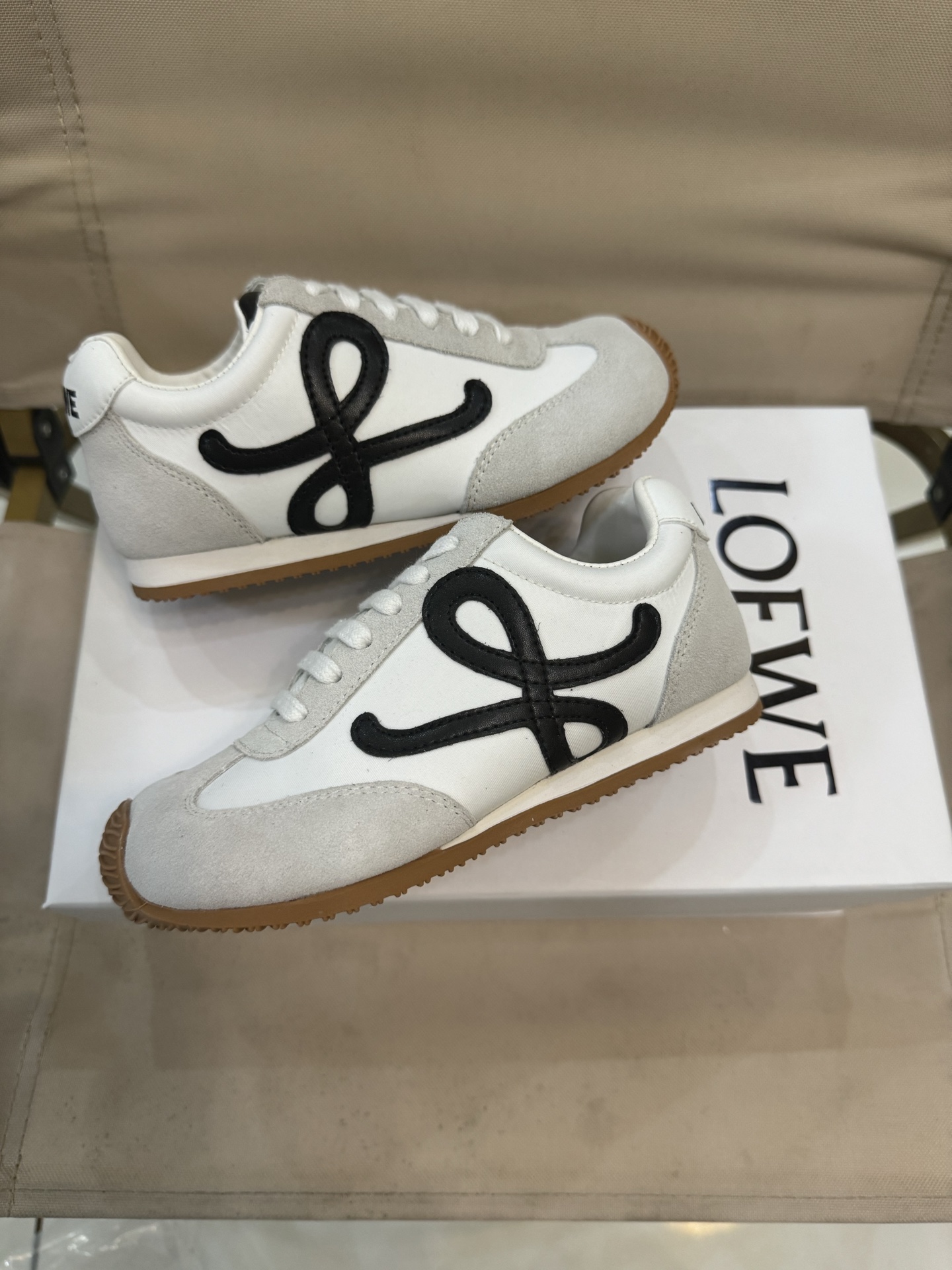 Loewe Male Sneakers 37-l