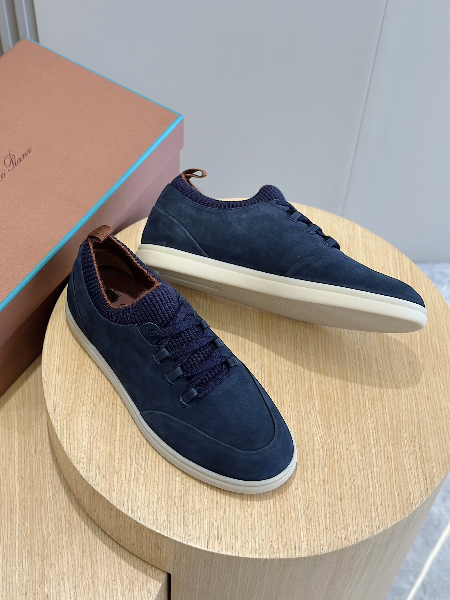 Loro Piana Male Sneakers L-s