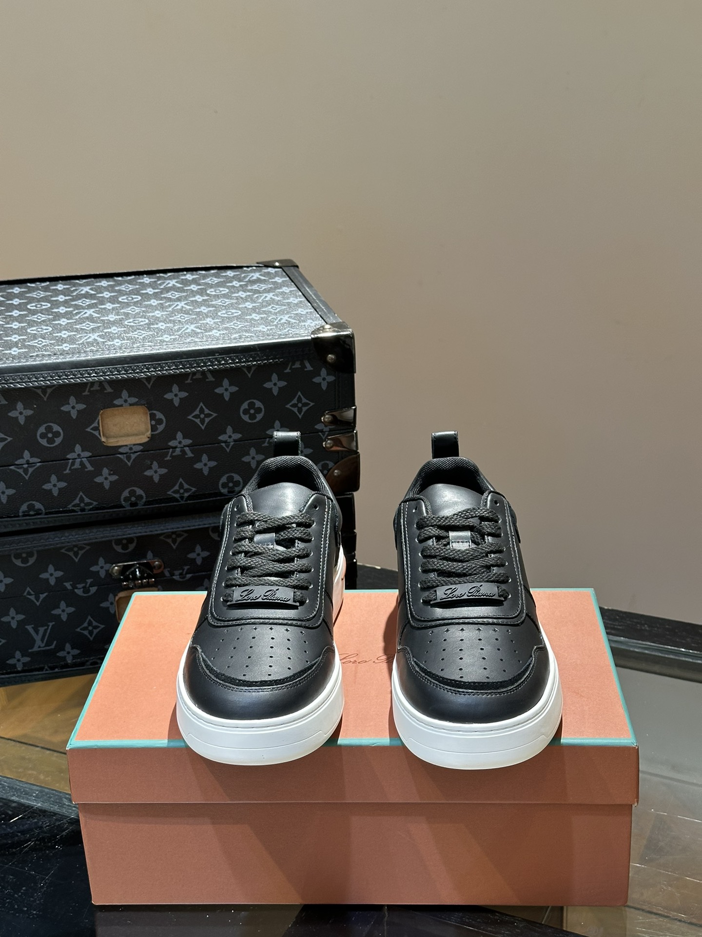 Loro Piana Male Sneakers L-s