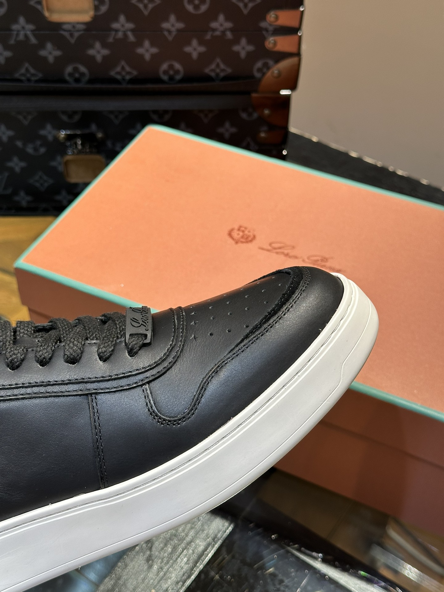 Loro Piana Male Sneakers L-s