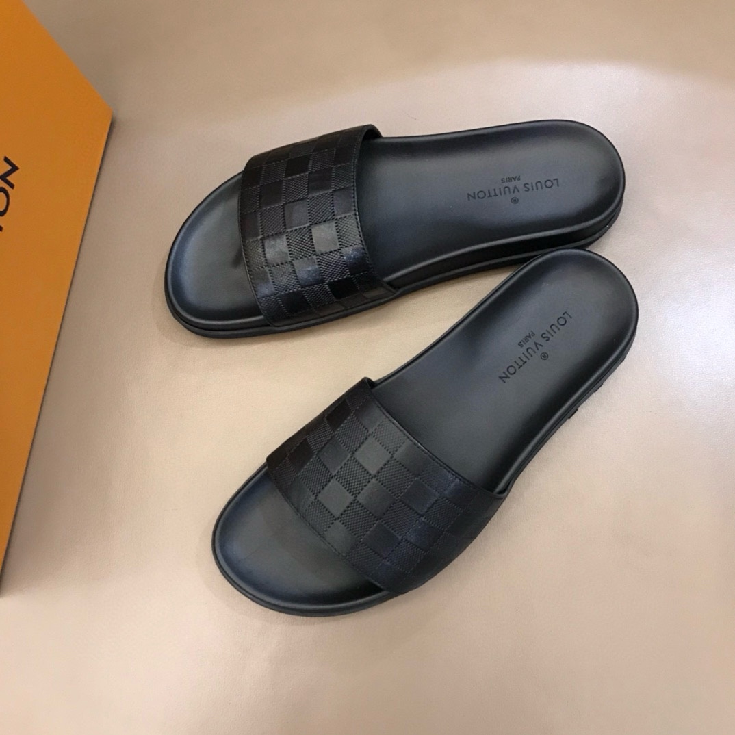 Louis Vuitton Male Slippers L-s