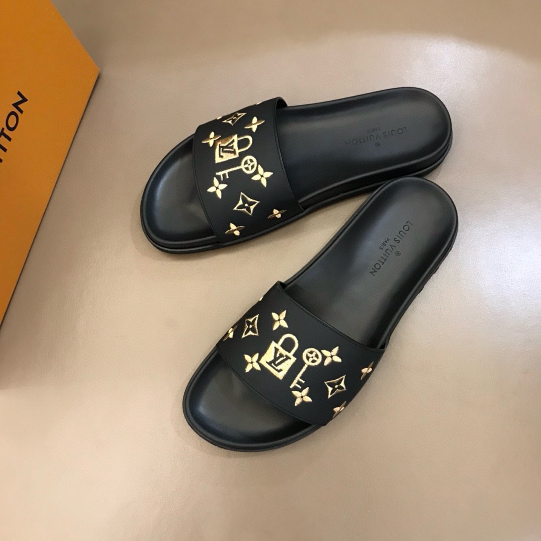 Louis Vuitton Male Slippers L-s
