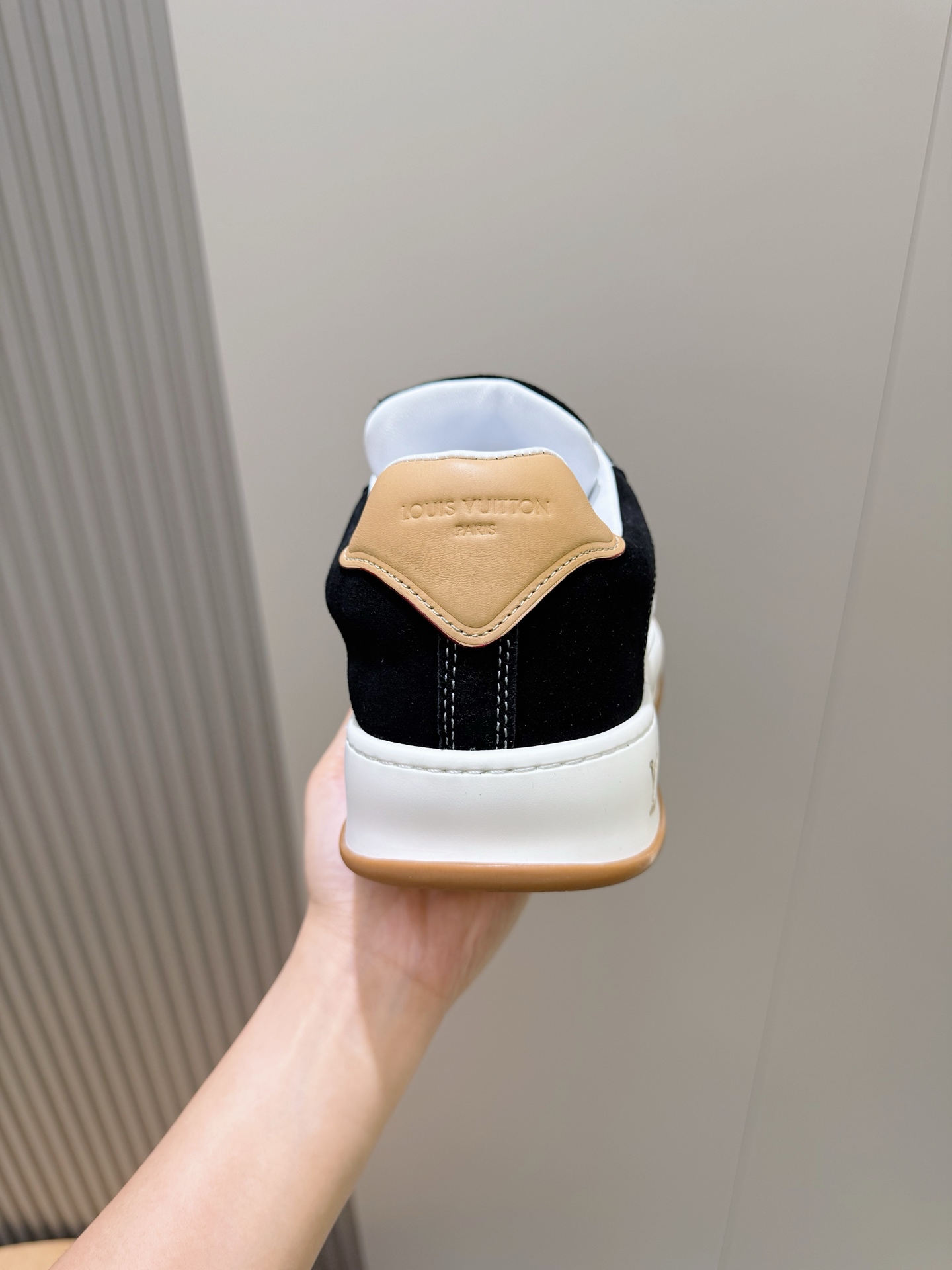 Louis Vuitton Male Sneakers M-l-s