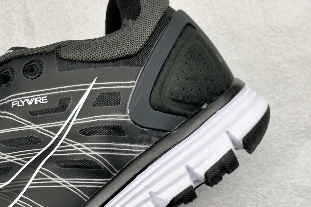 Basic Shoes Breathable L