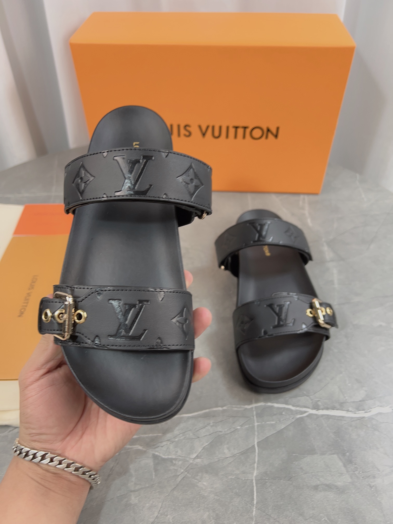 Louis Vuitton Male Slippers L-s