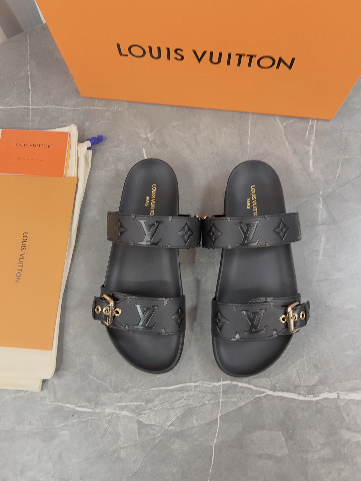 Louis Vuitton Male Slippers L-s