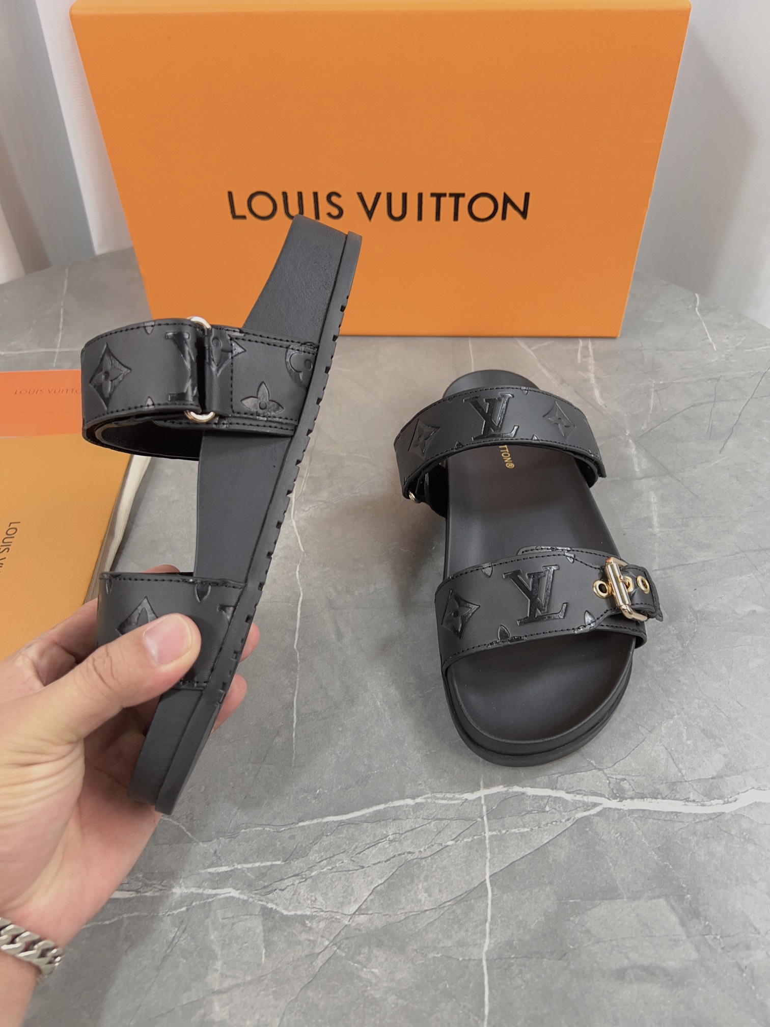 Louis Vuitton Male Slippers L-s