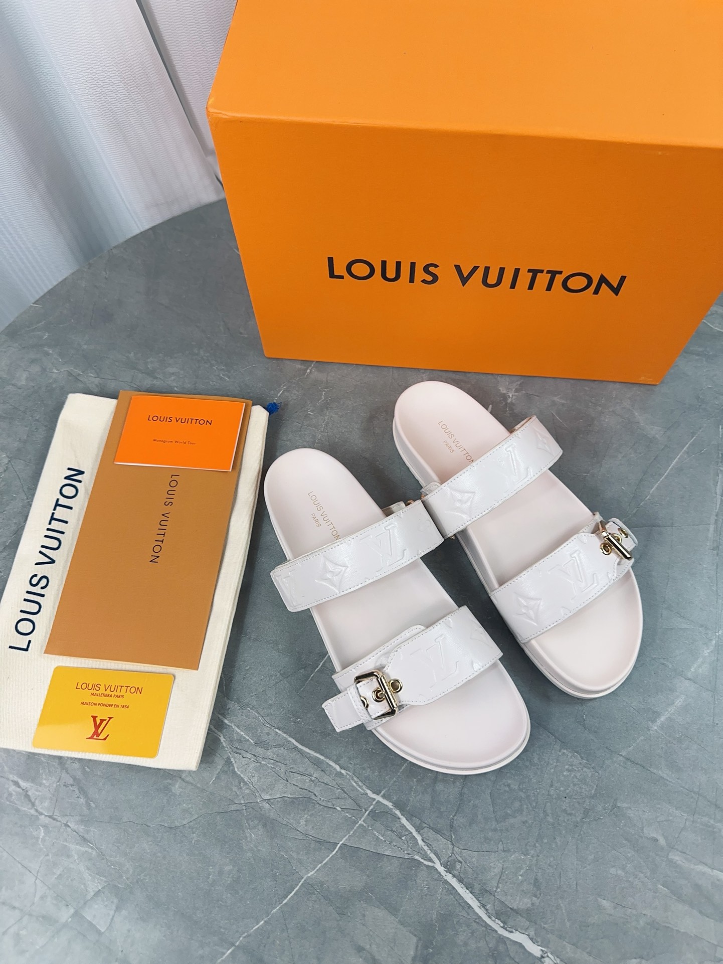 Louis Vuitton Male Slippers L-s
