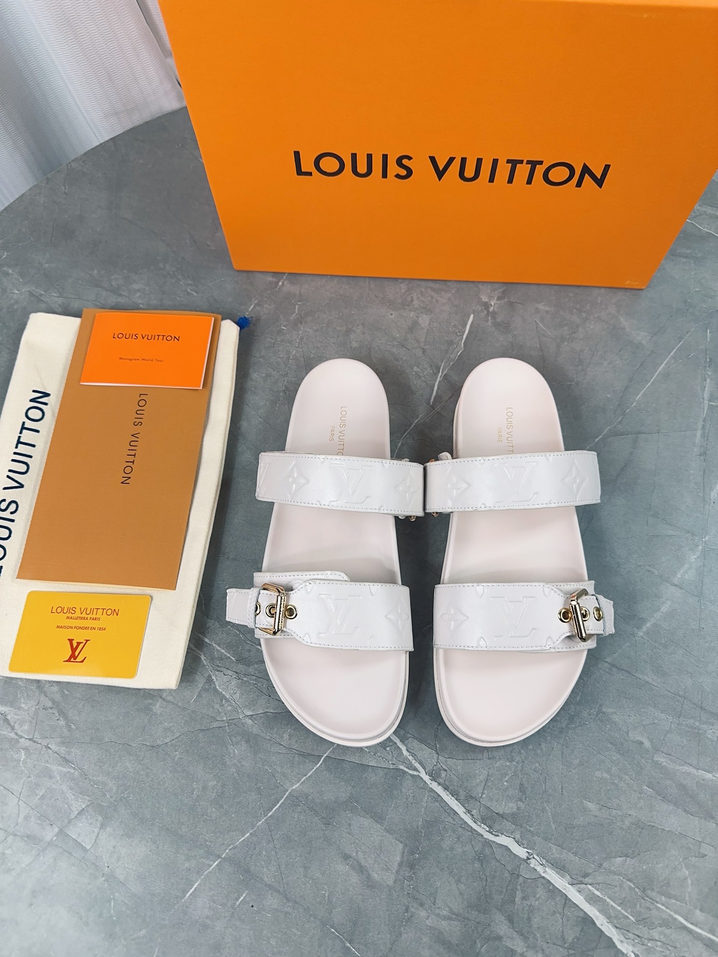 Louis Vuitton Male Slippers L-s