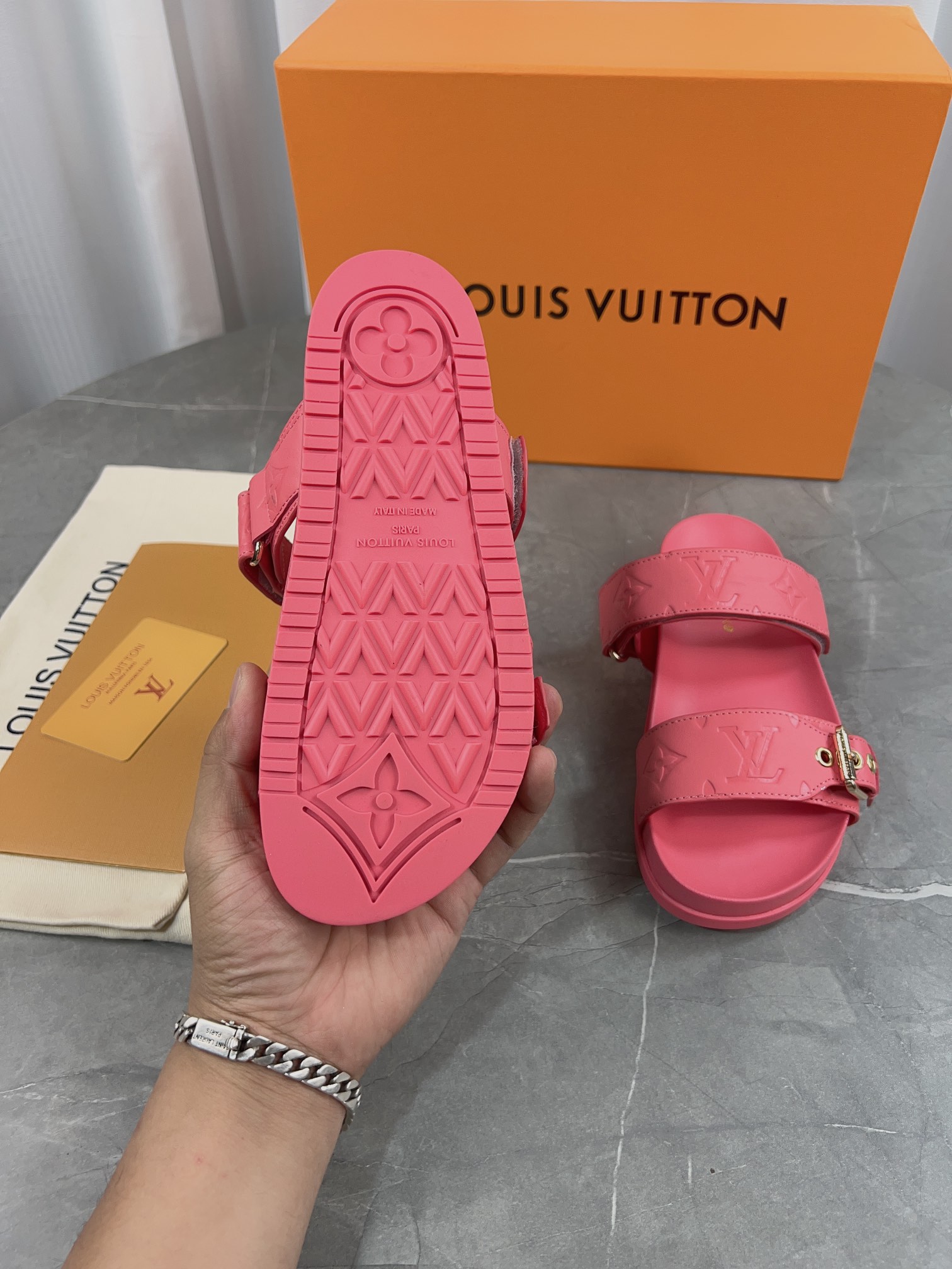 Louis Vuitton Male Slippers L-s