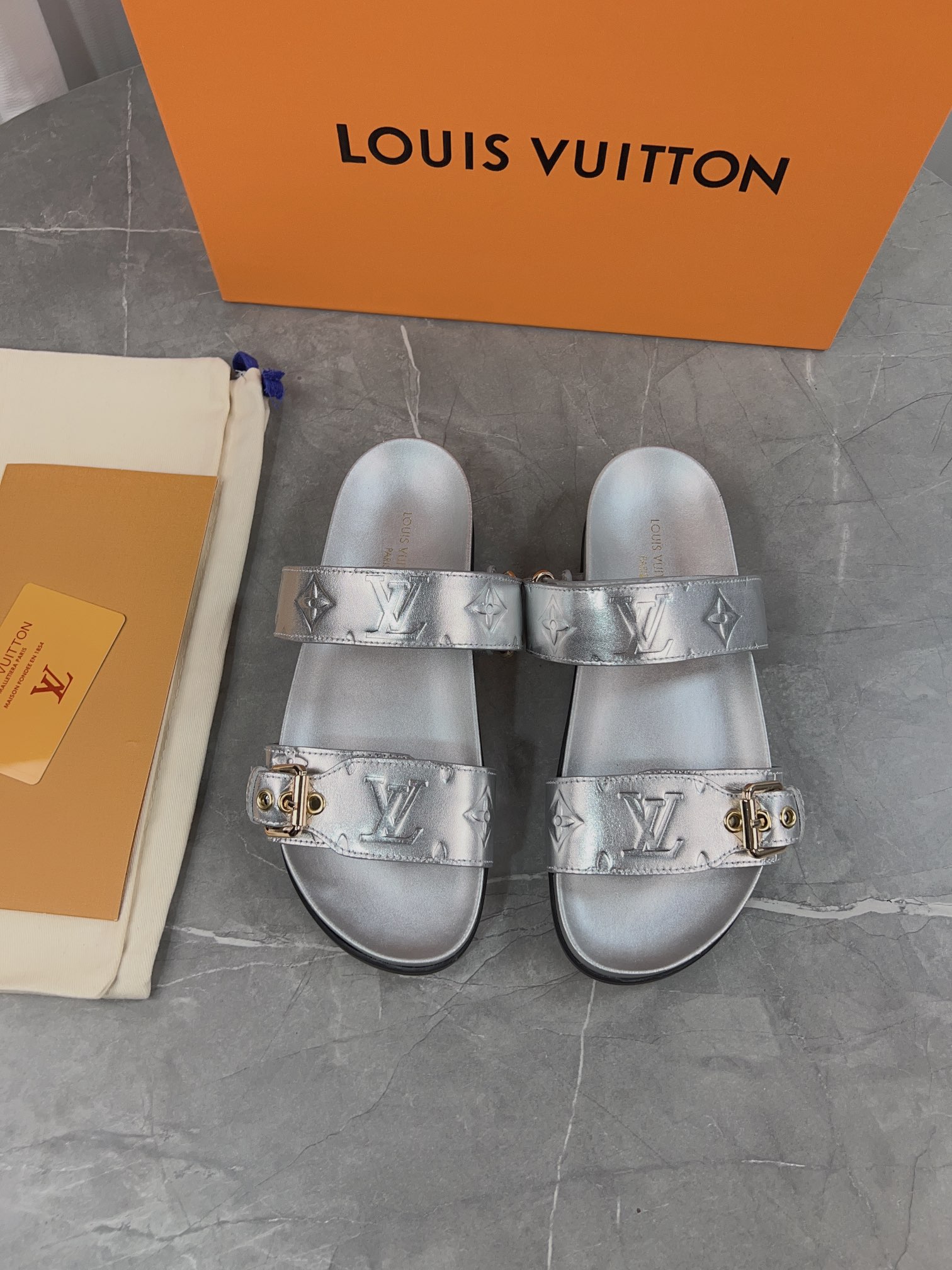 Louis Vuitton Male Slippers L-s