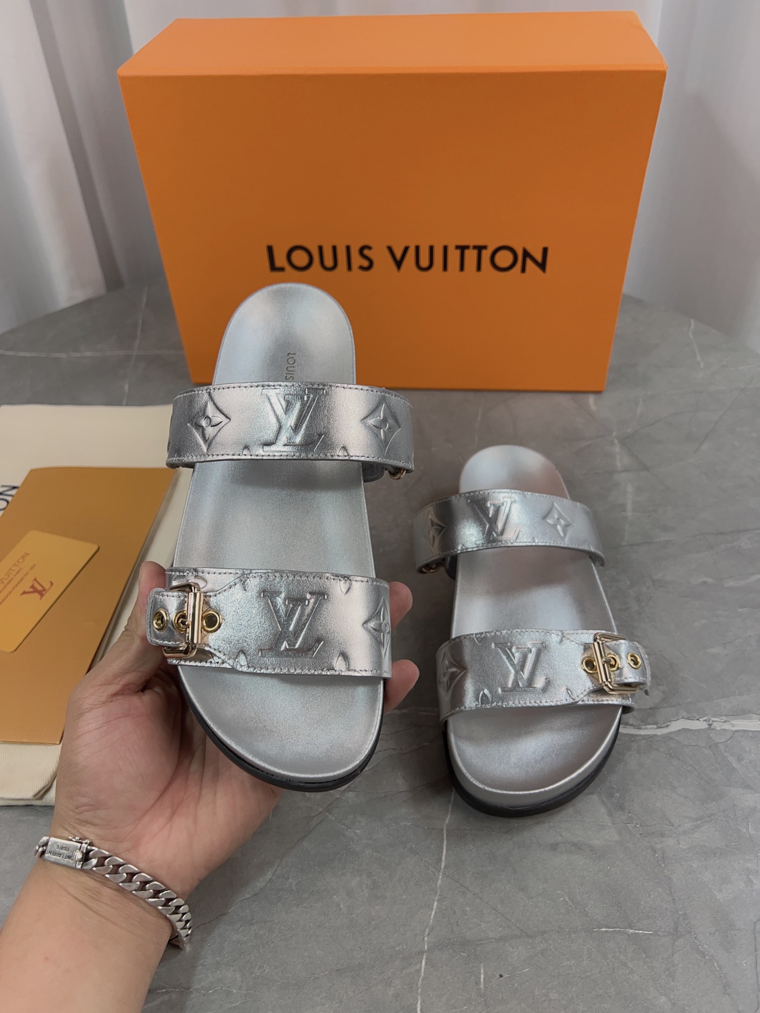 Louis Vuitton Male Slippers L-s