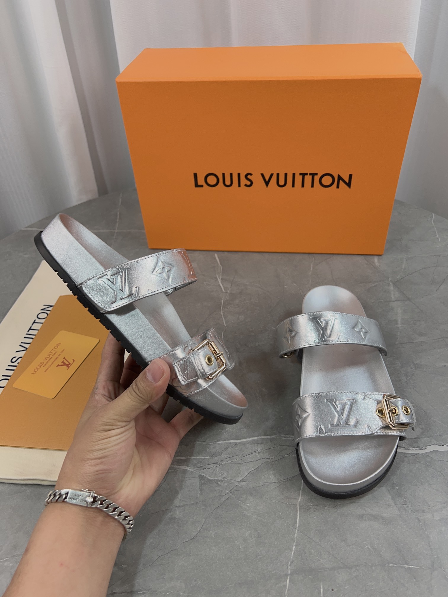 Louis Vuitton Male Slippers L-s
