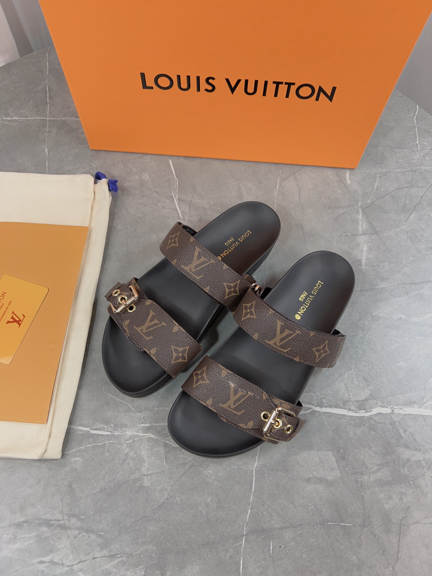 Louis Vuitton Male Slippers L-s