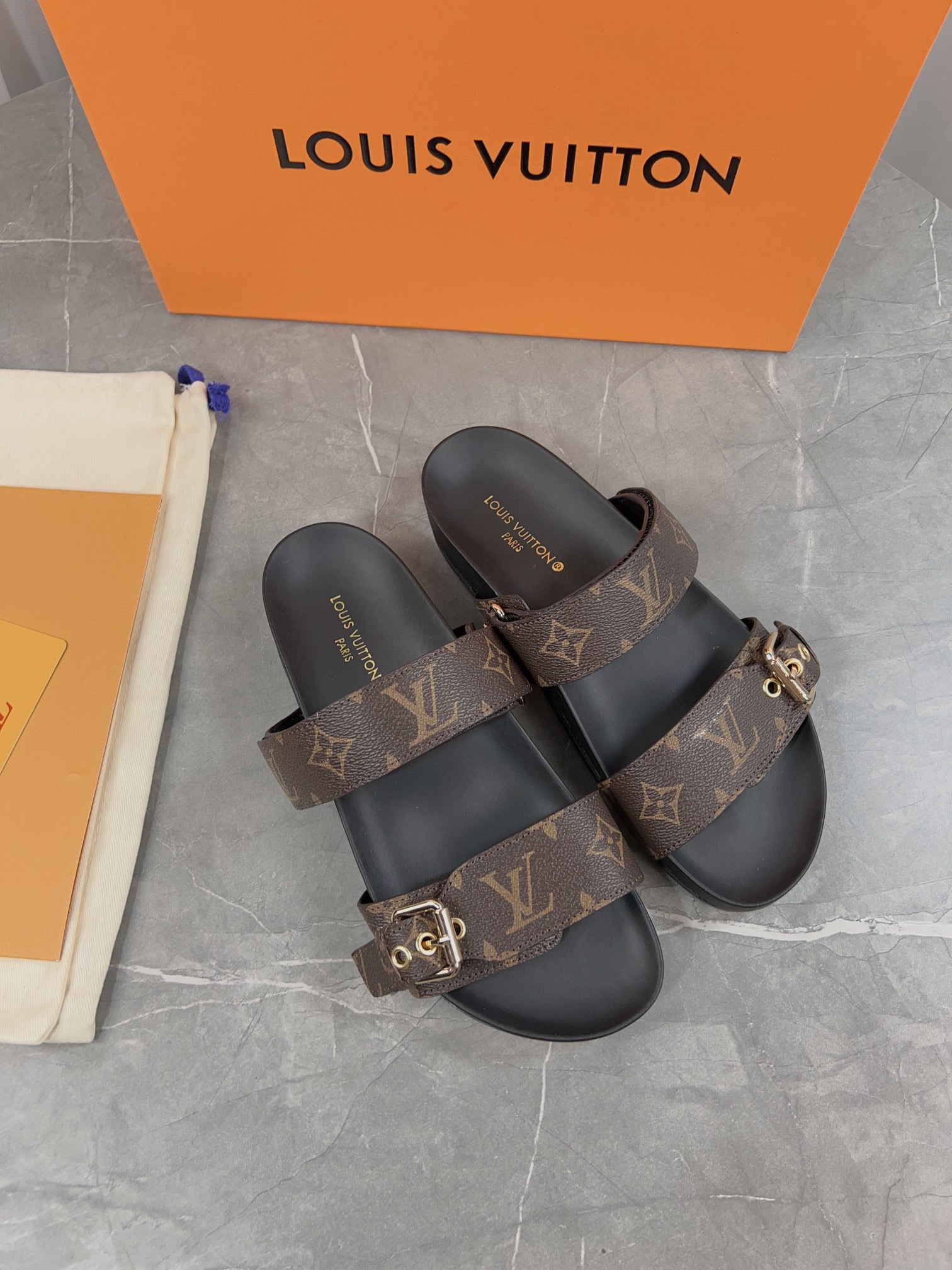 Louis Vuitton Male Slippers L-s