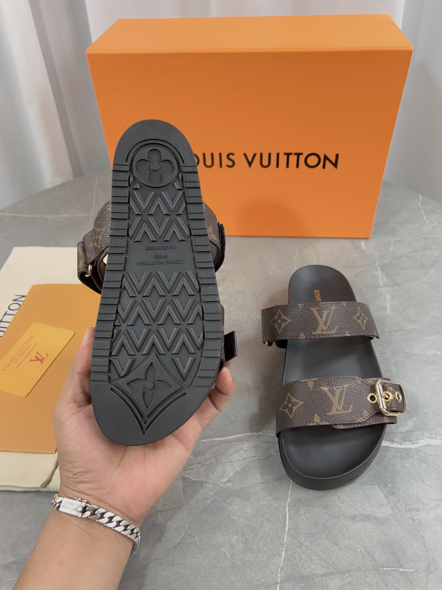Louis Vuitton Male Slippers L-s