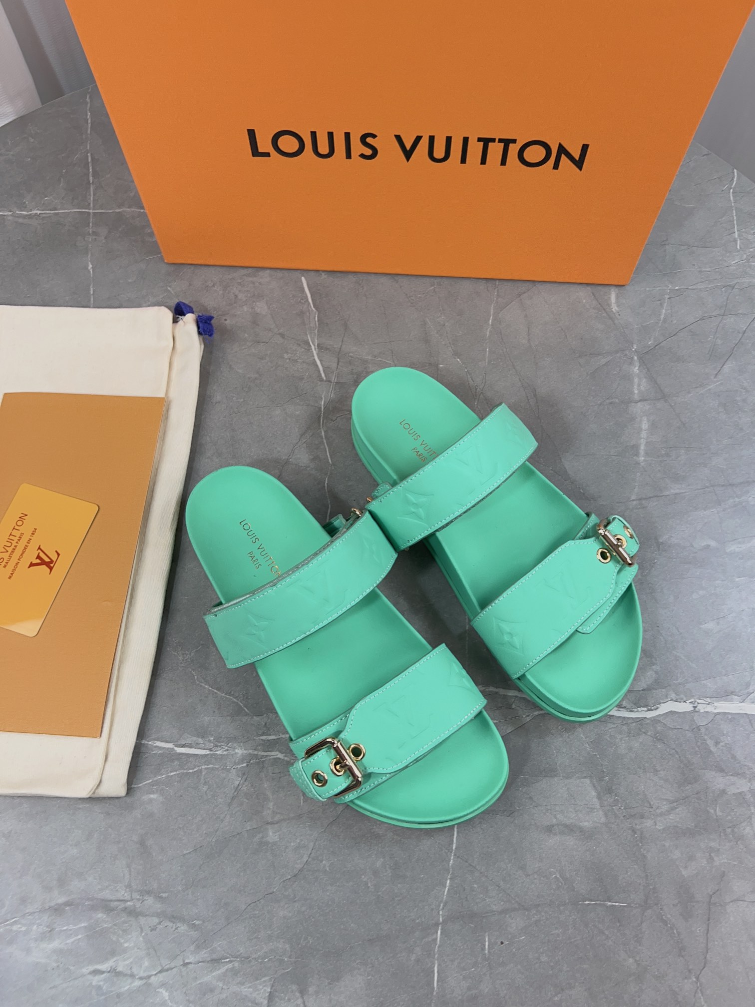 Louis Vuitton Male Slippers L-s