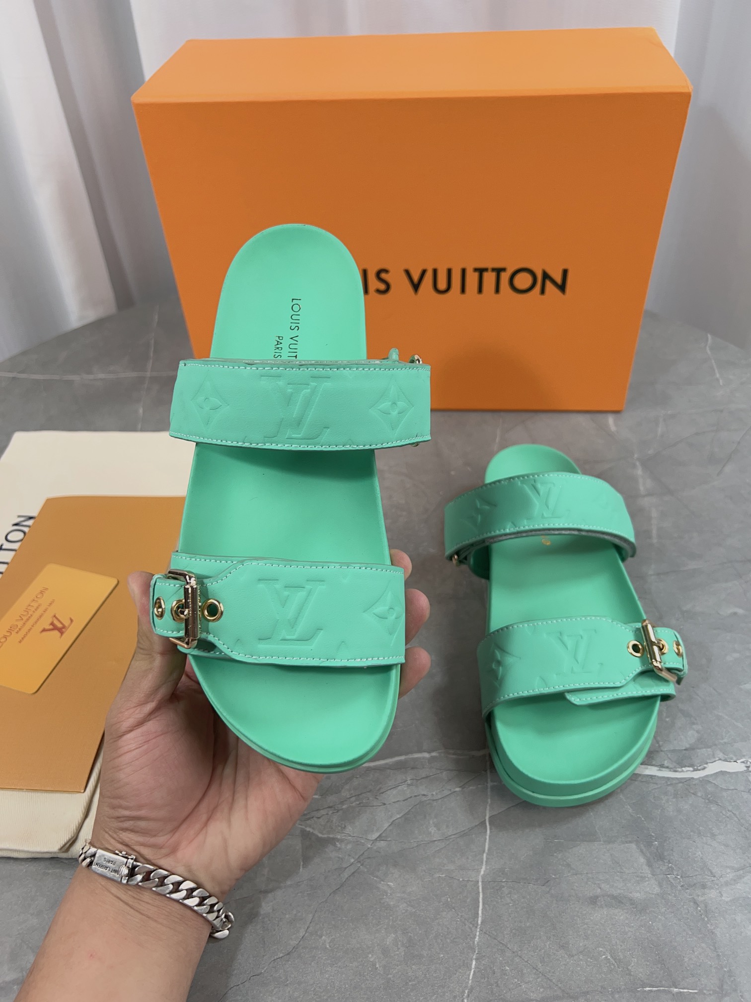 Louis Vuitton Male Slippers L-s