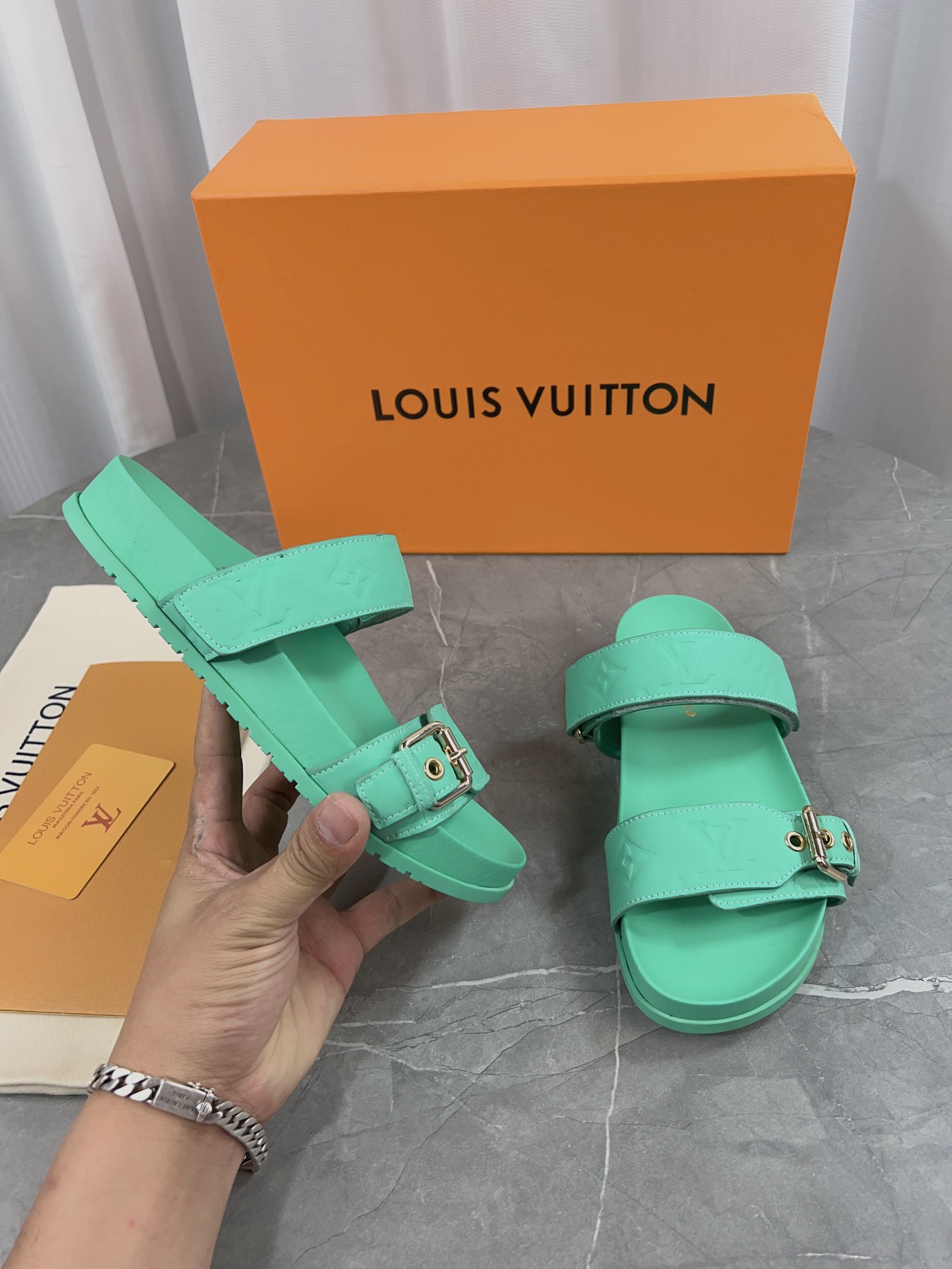 Louis Vuitton Male Slippers L-s