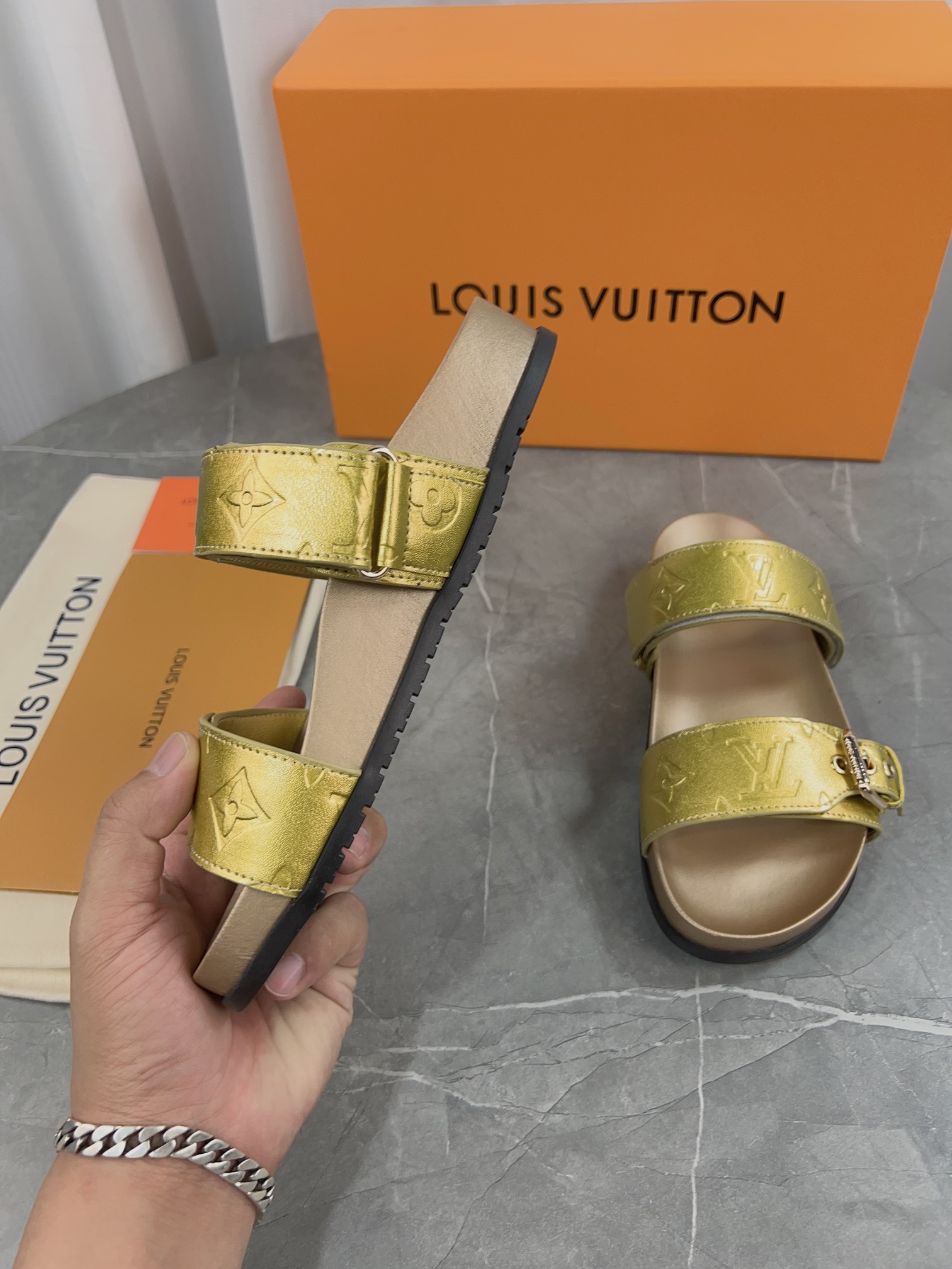 Louis Vuitton Male Slippers L-s