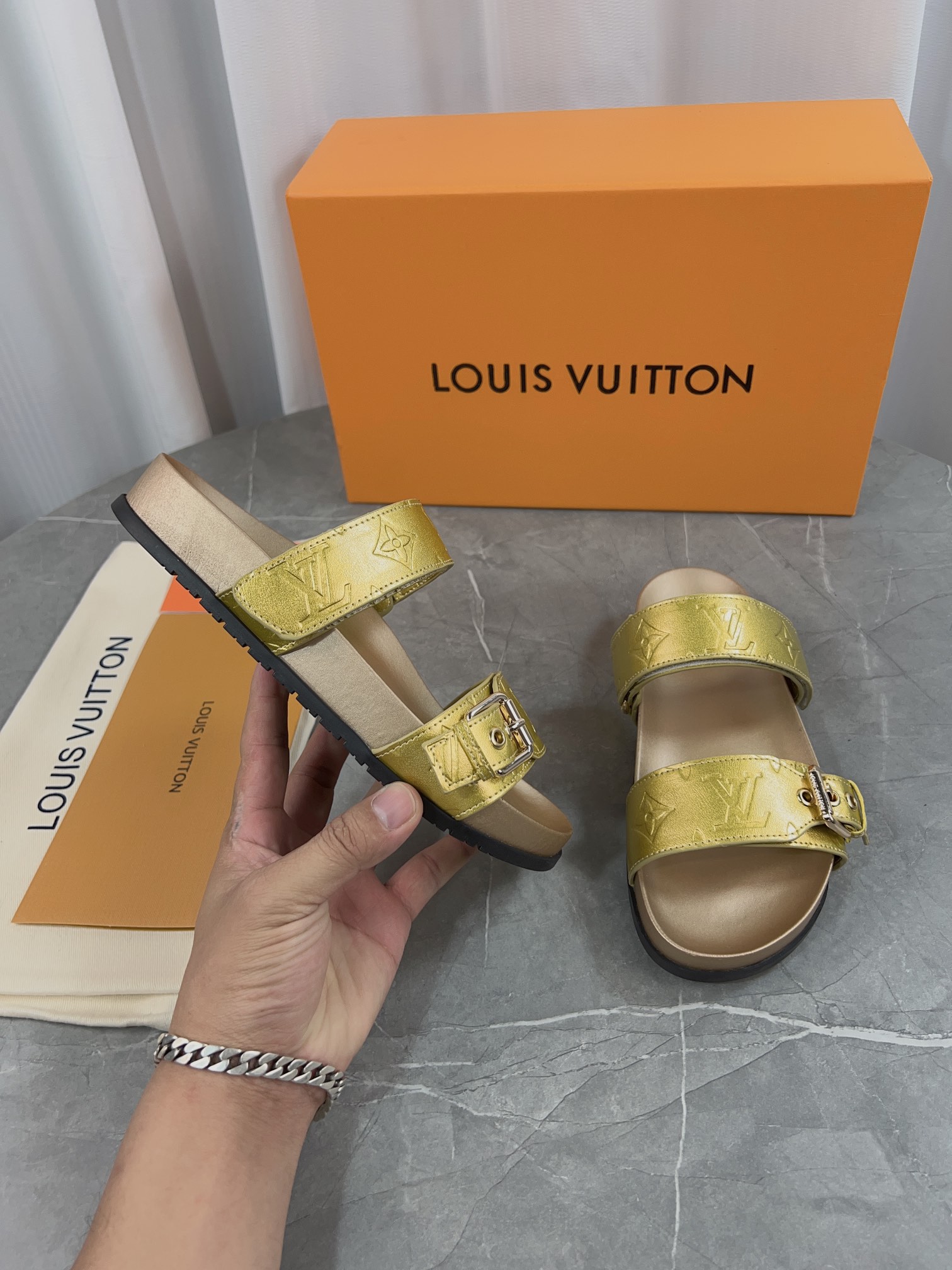 Louis Vuitton Male Slippers L-s