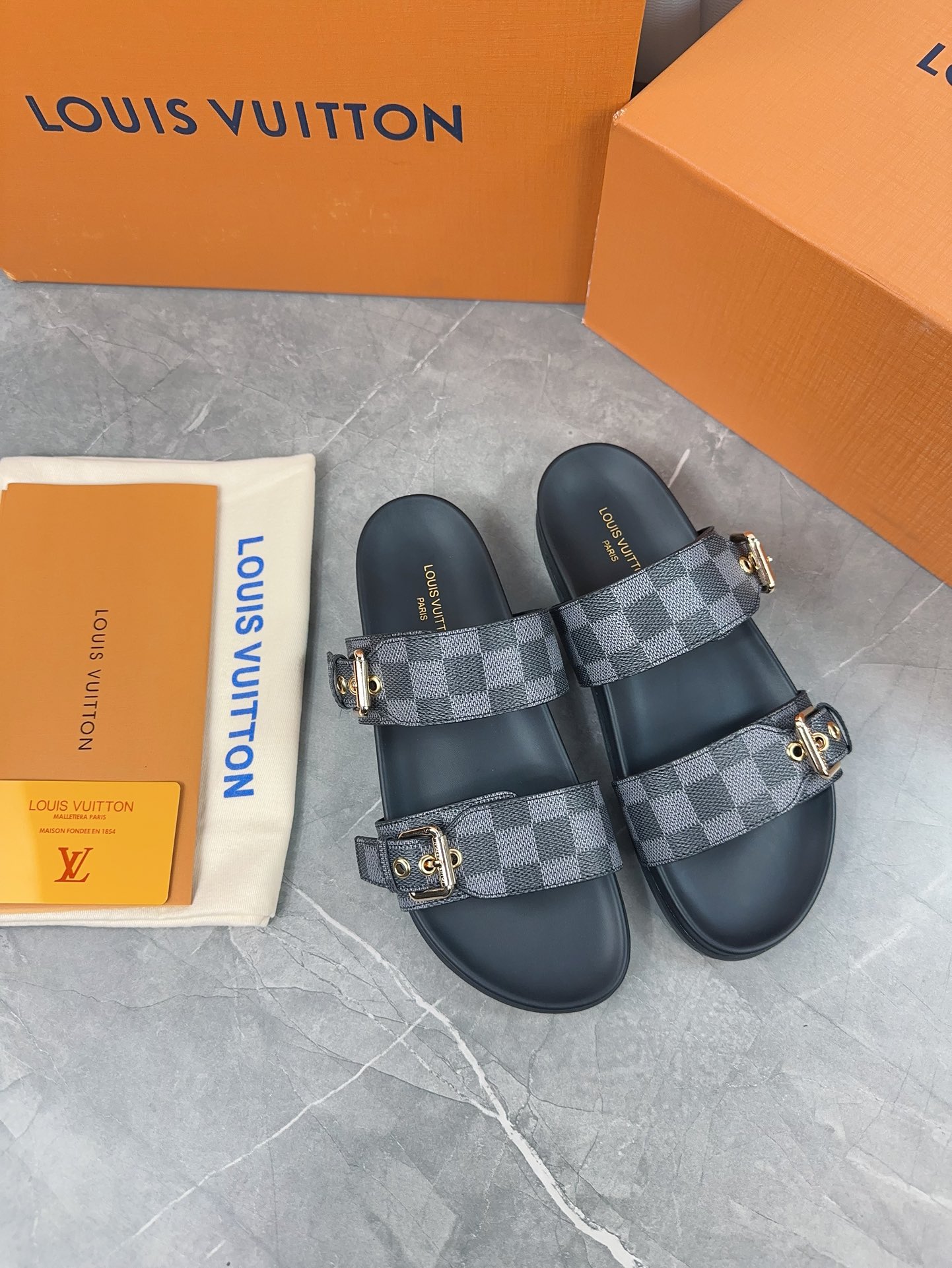 Louis Vuitton Male Slippers L-s