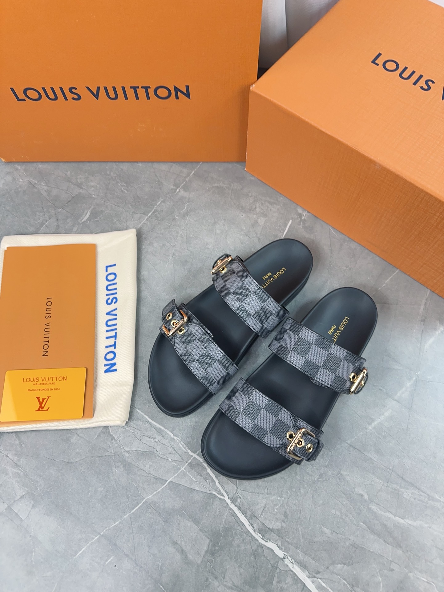 Louis Vuitton Male Slippers L-s