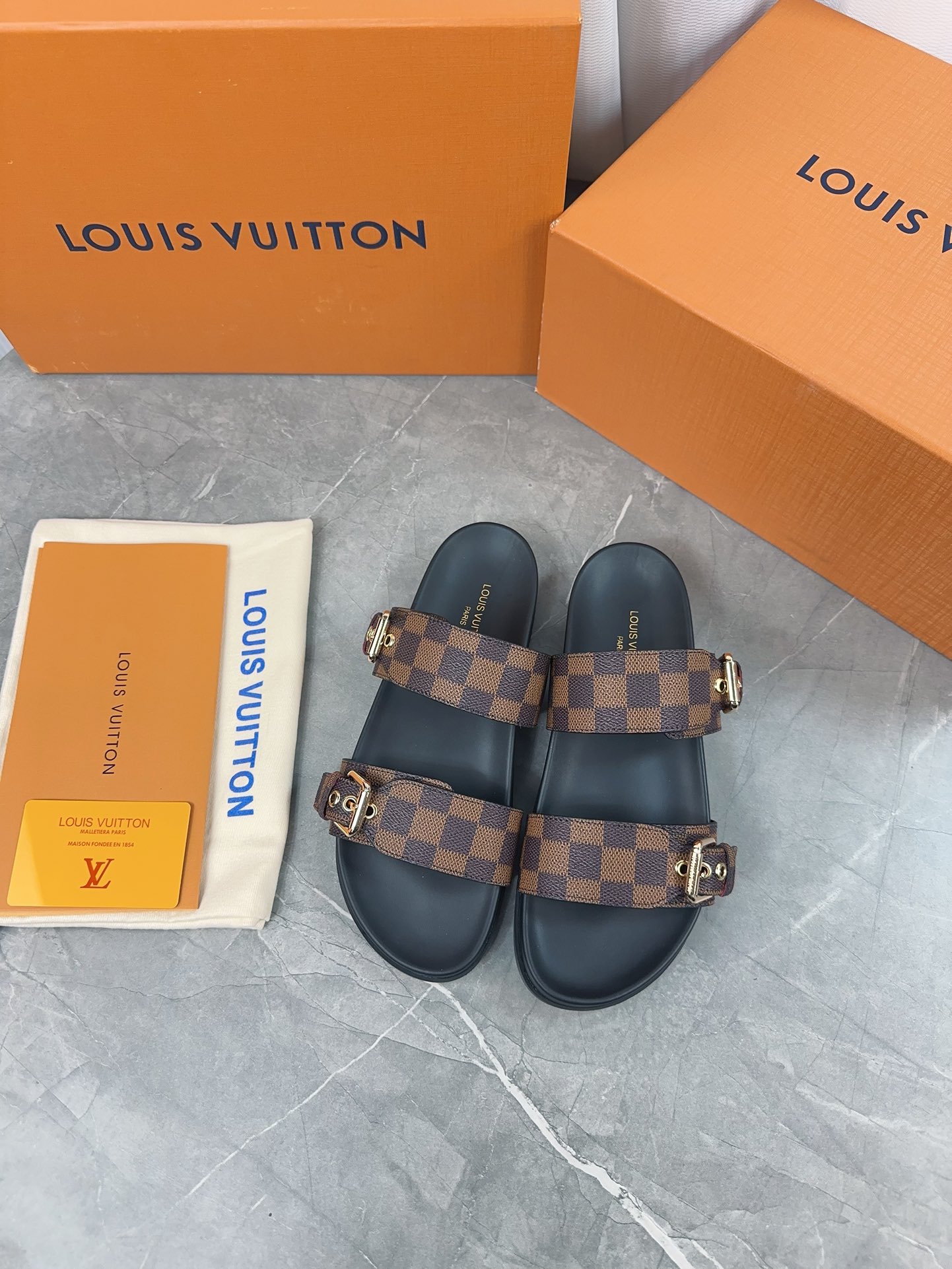 Louis Vuitton Male Slippers L-s
