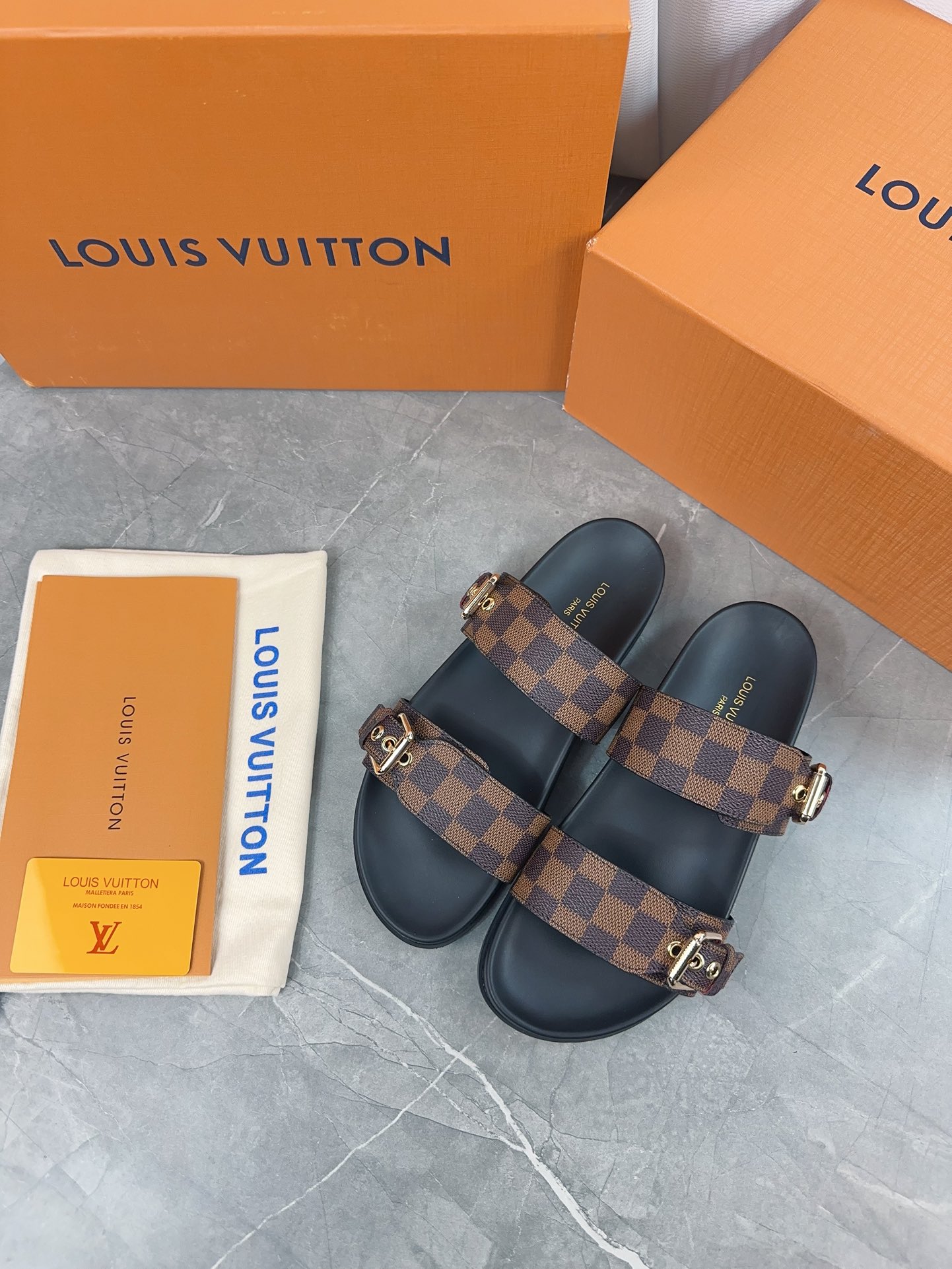 Louis Vuitton Male Slippers L-s