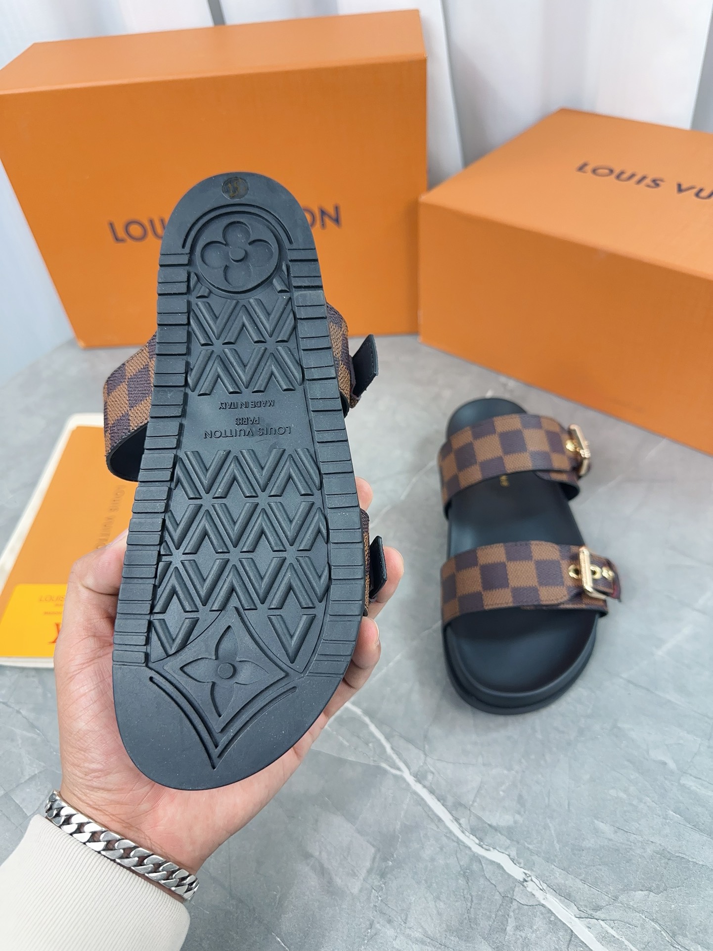 Louis Vuitton Male Slippers L-s