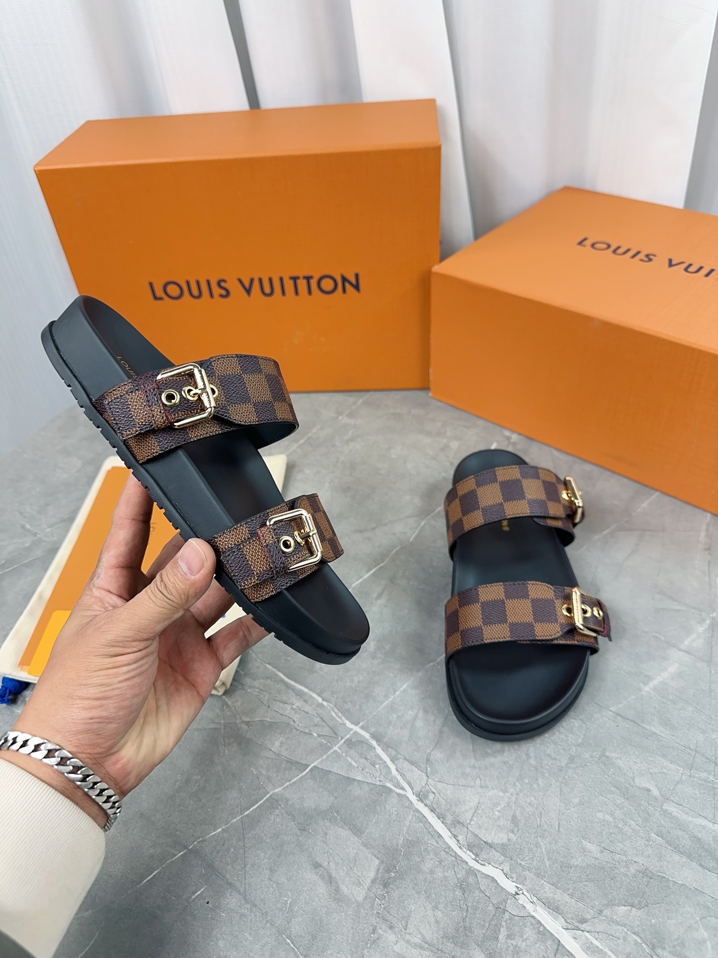 Louis Vuitton Male Slippers L-s