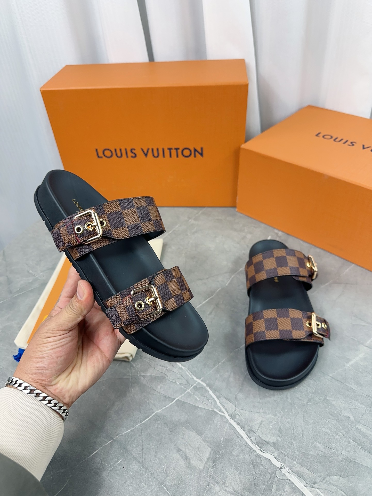 Louis Vuitton Male Slippers L-s