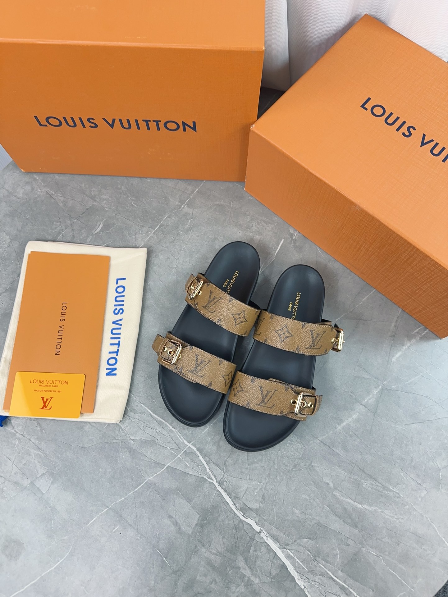 Louis Vuitton Male Slippers L-s