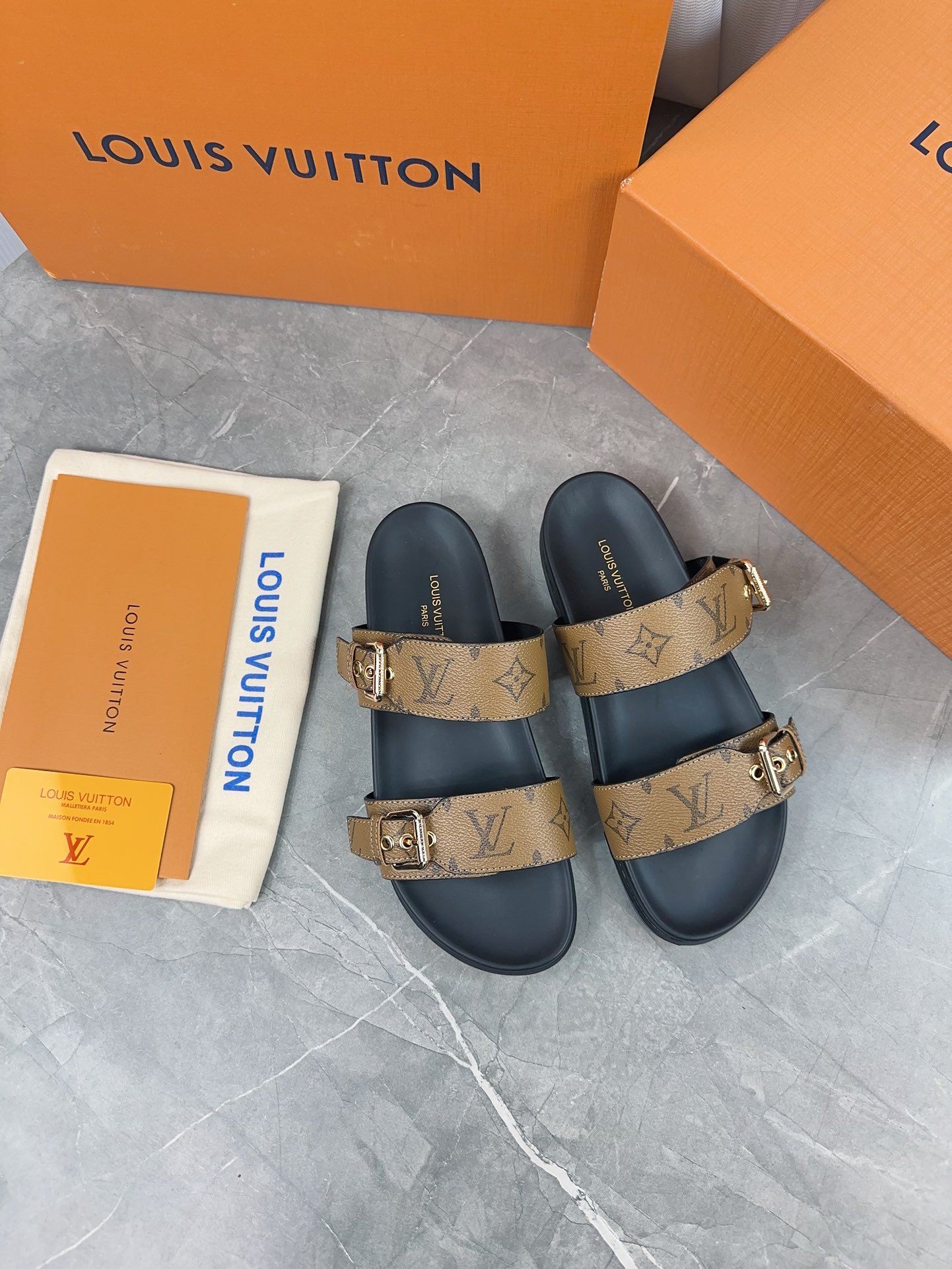 Louis Vuitton Male Slippers L-s