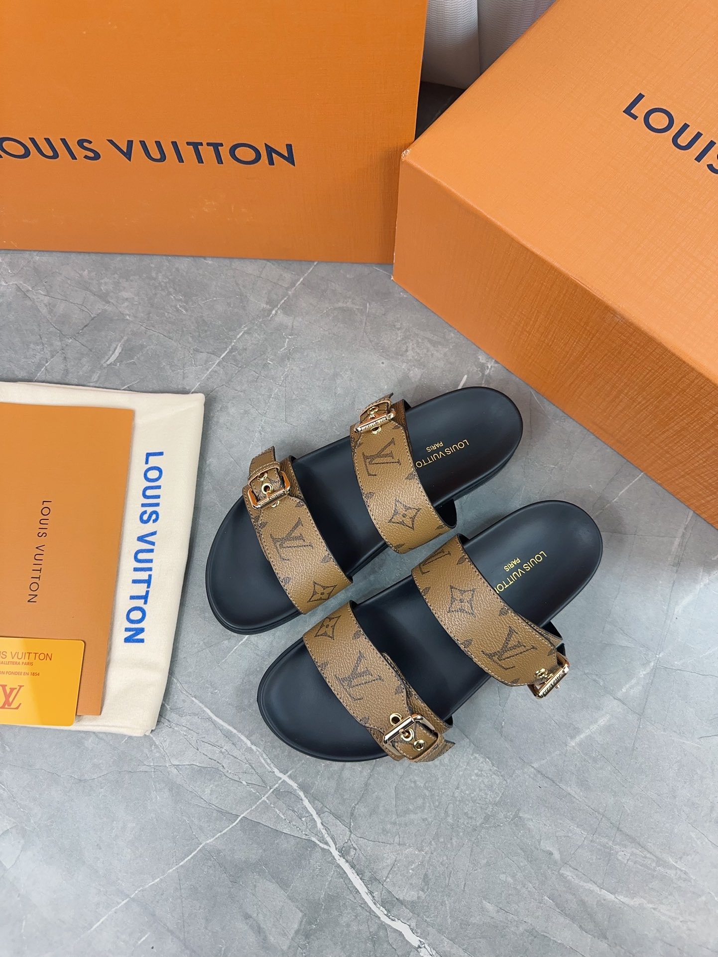 Louis Vuitton Male Slippers L-s
