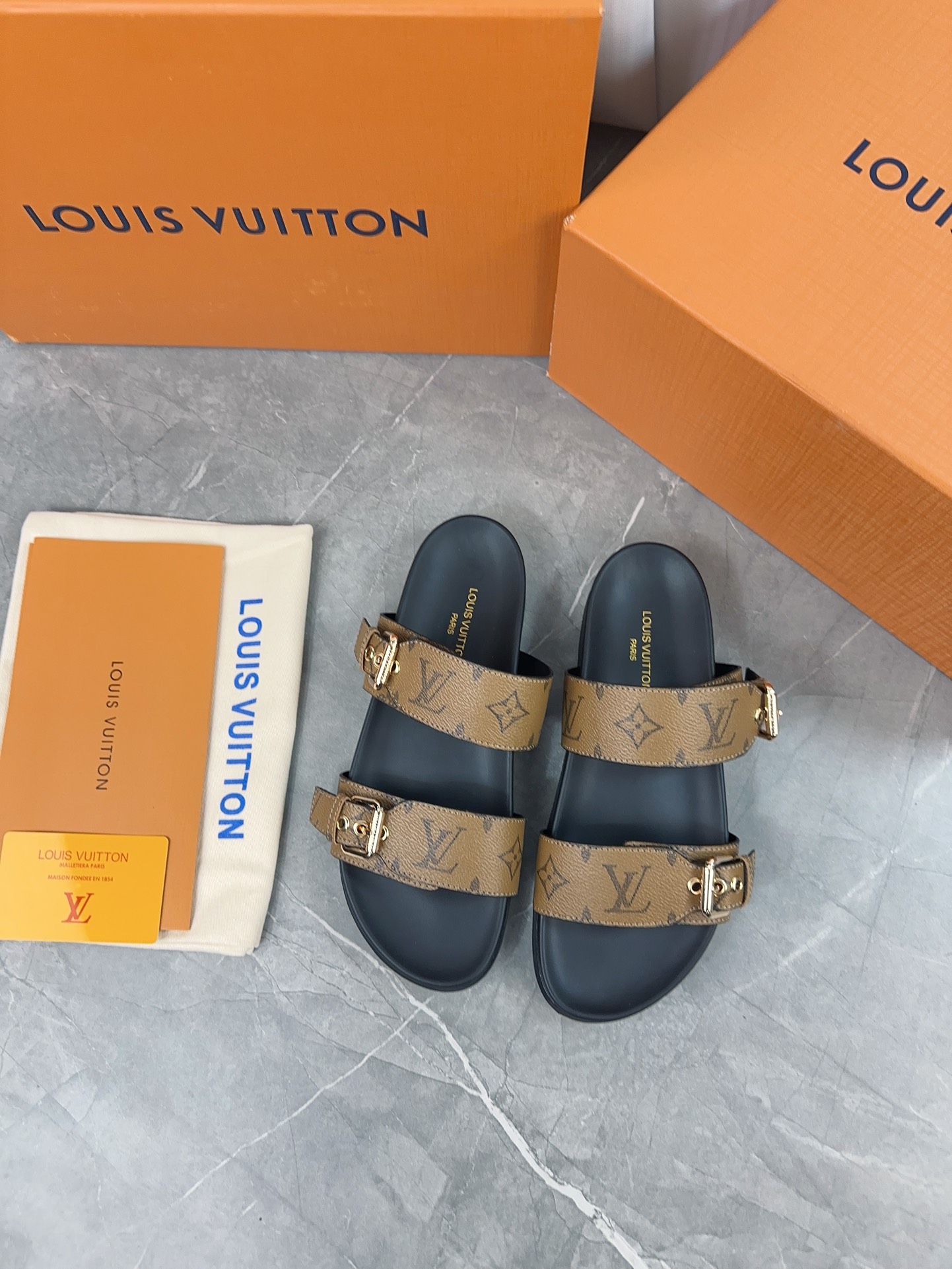 Louis Vuitton Male Slippers L-s