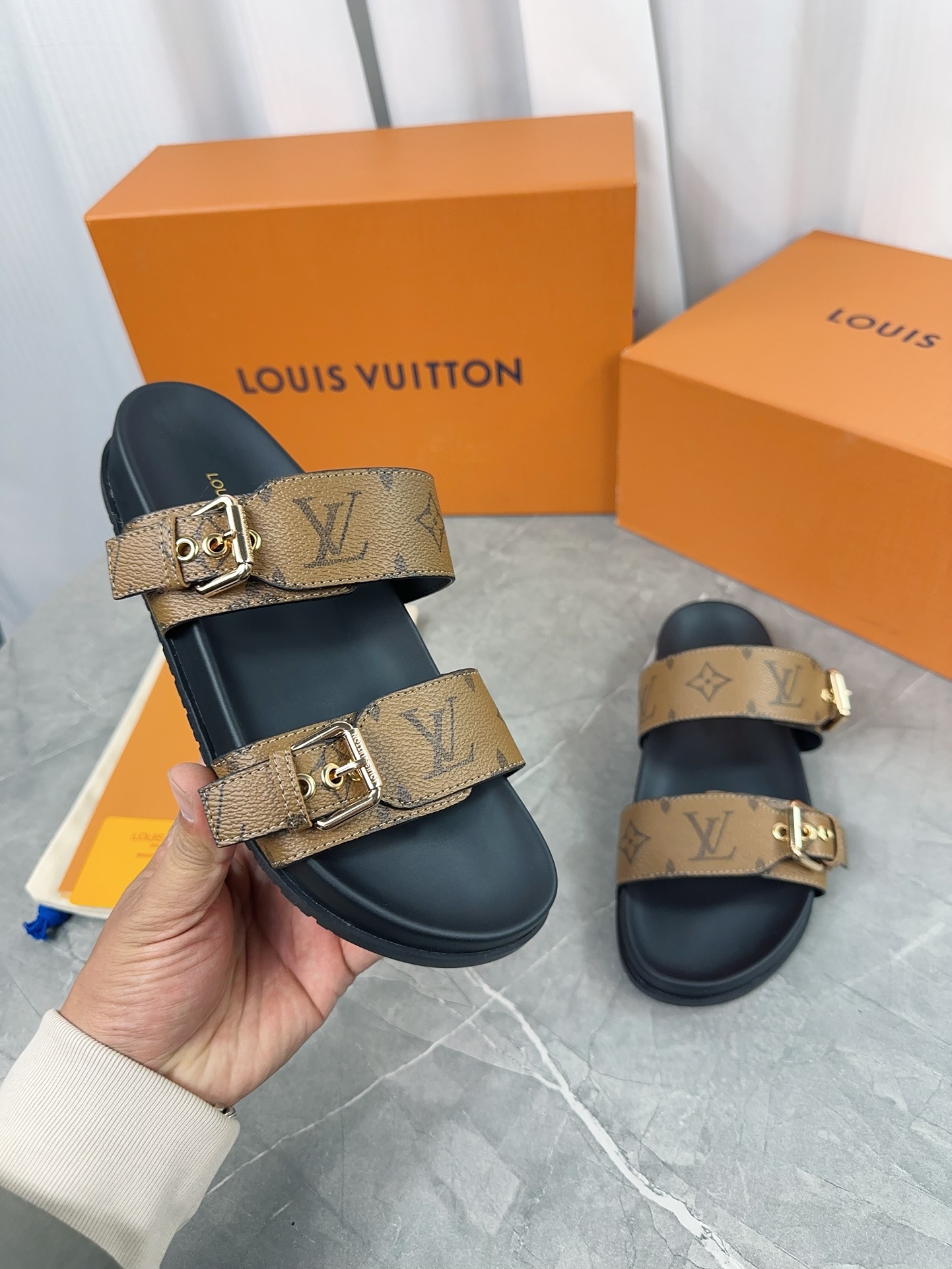 Louis Vuitton Male Slippers L-s