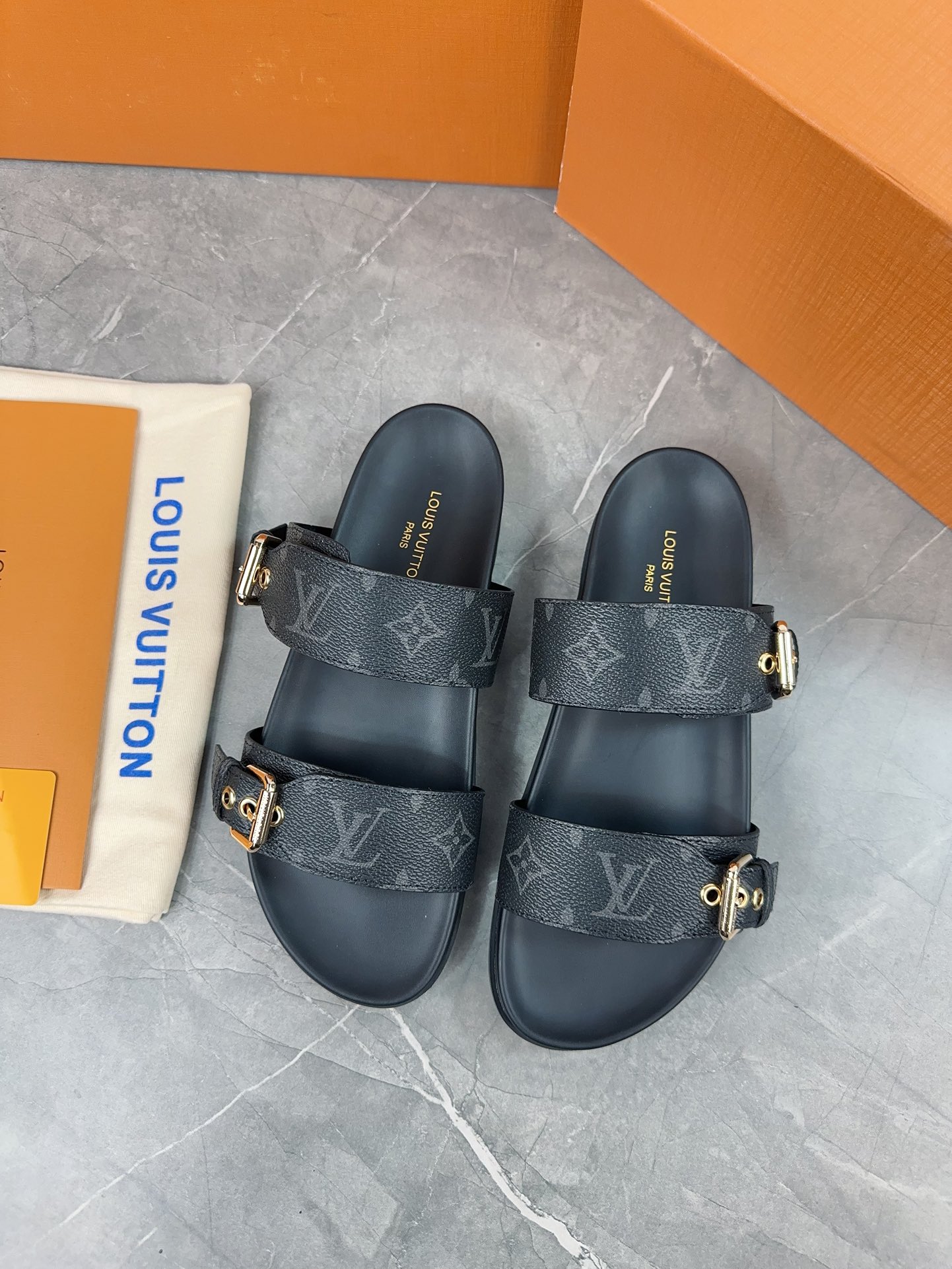 Louis Vuitton Male Slippers L-s