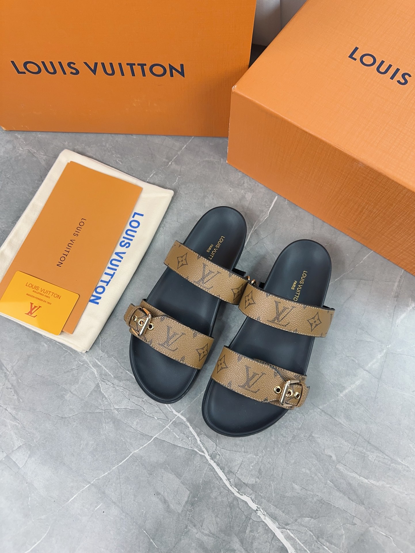 Louis Vuitton Male Slippers L-s