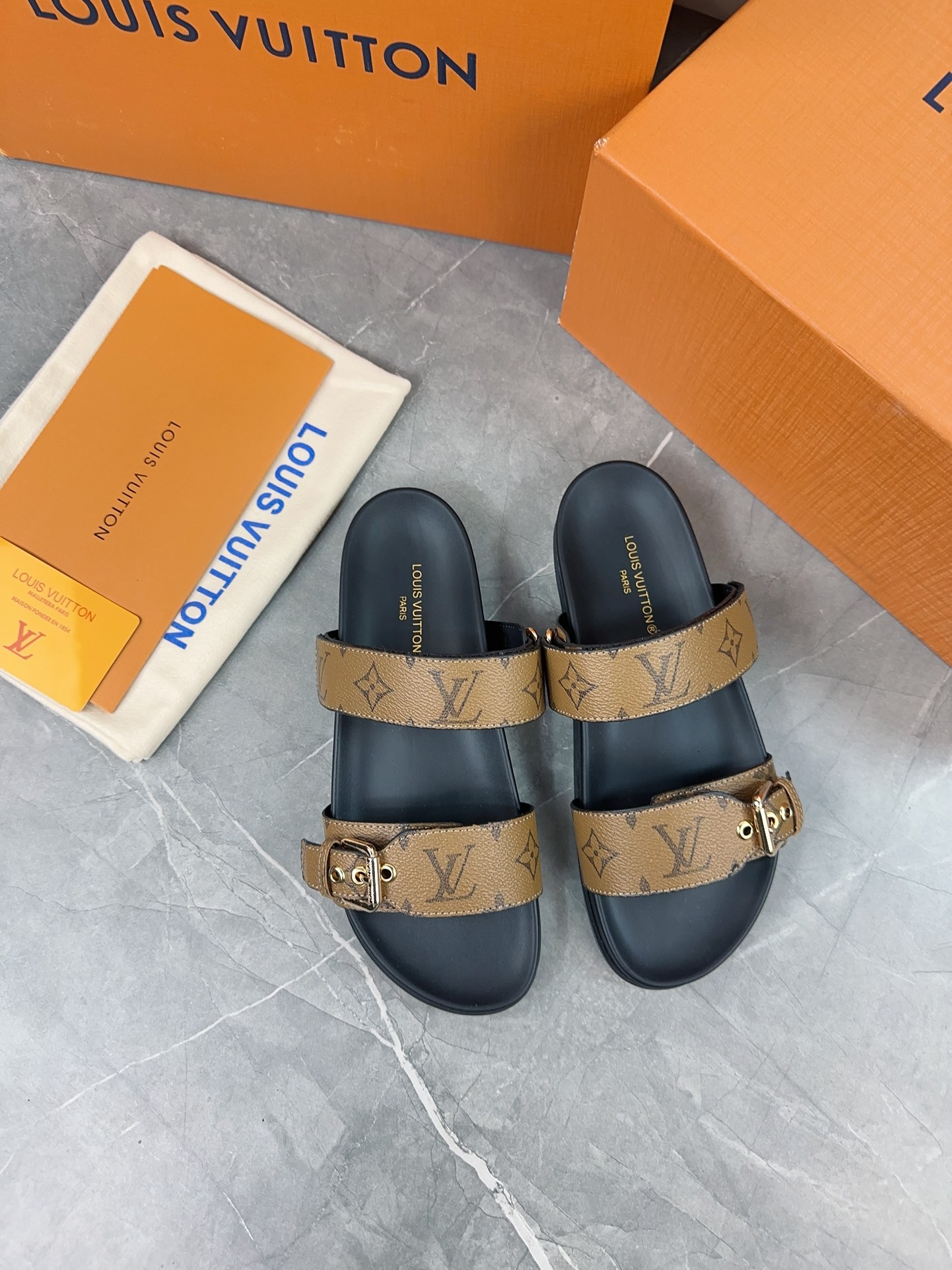 Louis Vuitton Male Slippers L-s