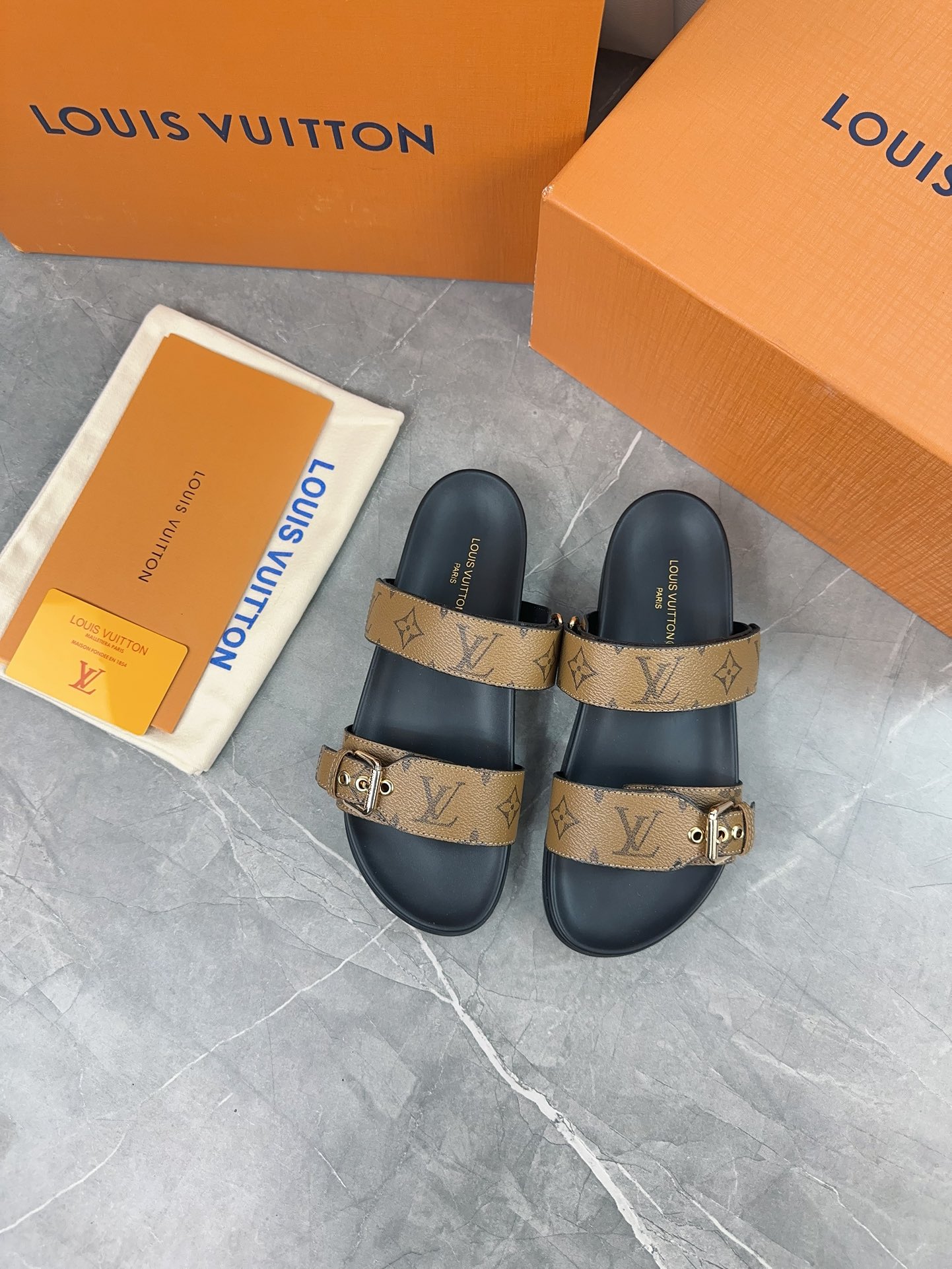 Louis Vuitton Male Slippers L-s