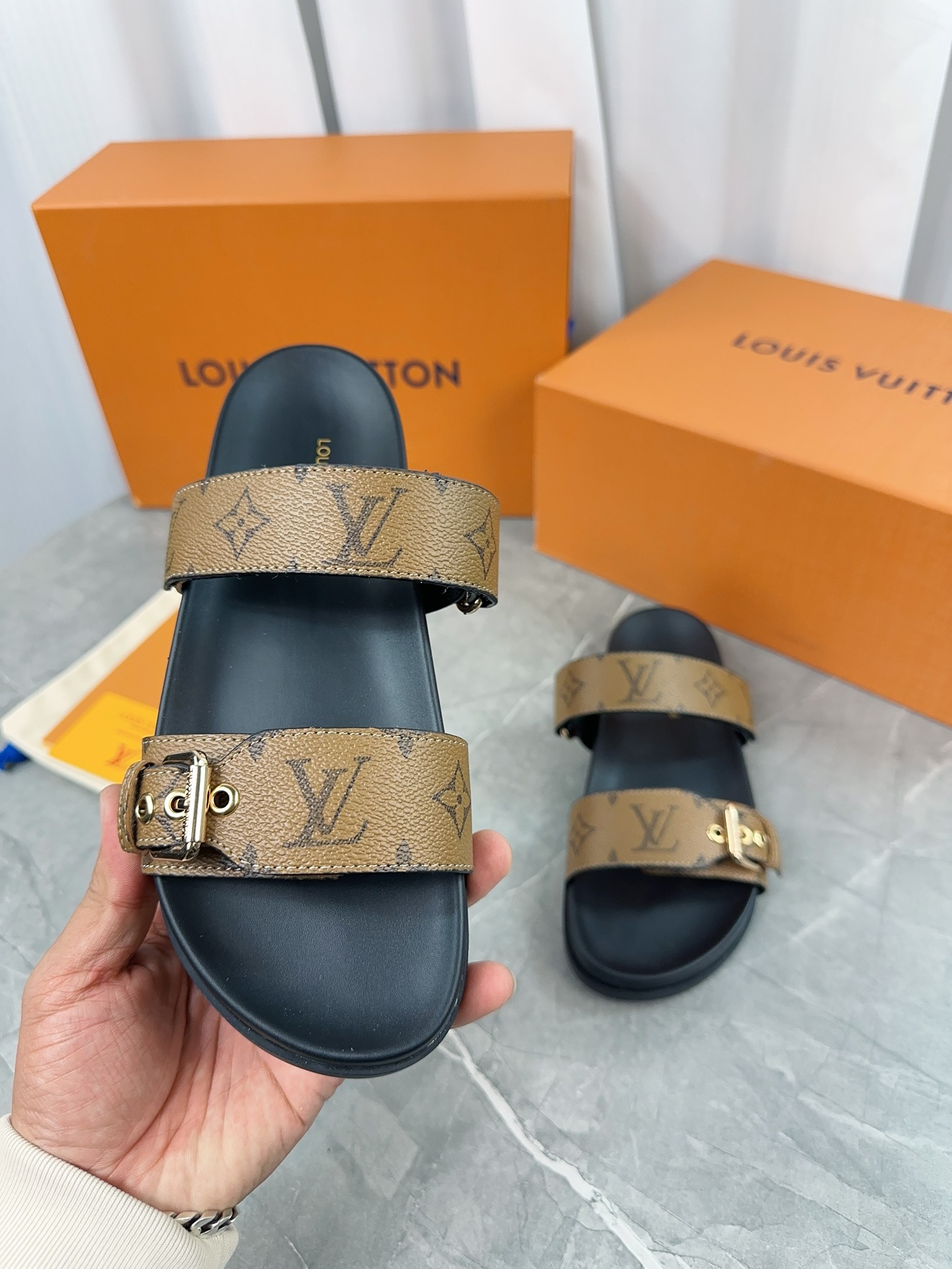 Louis Vuitton Male Slippers L-s