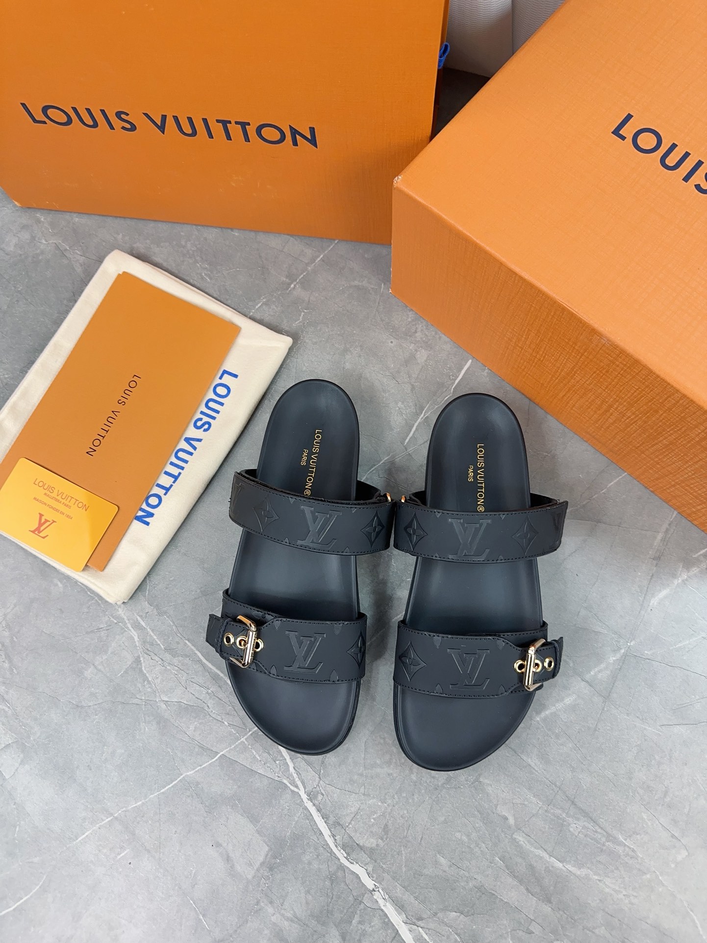 Louis Vuitton Male Slippers L-s