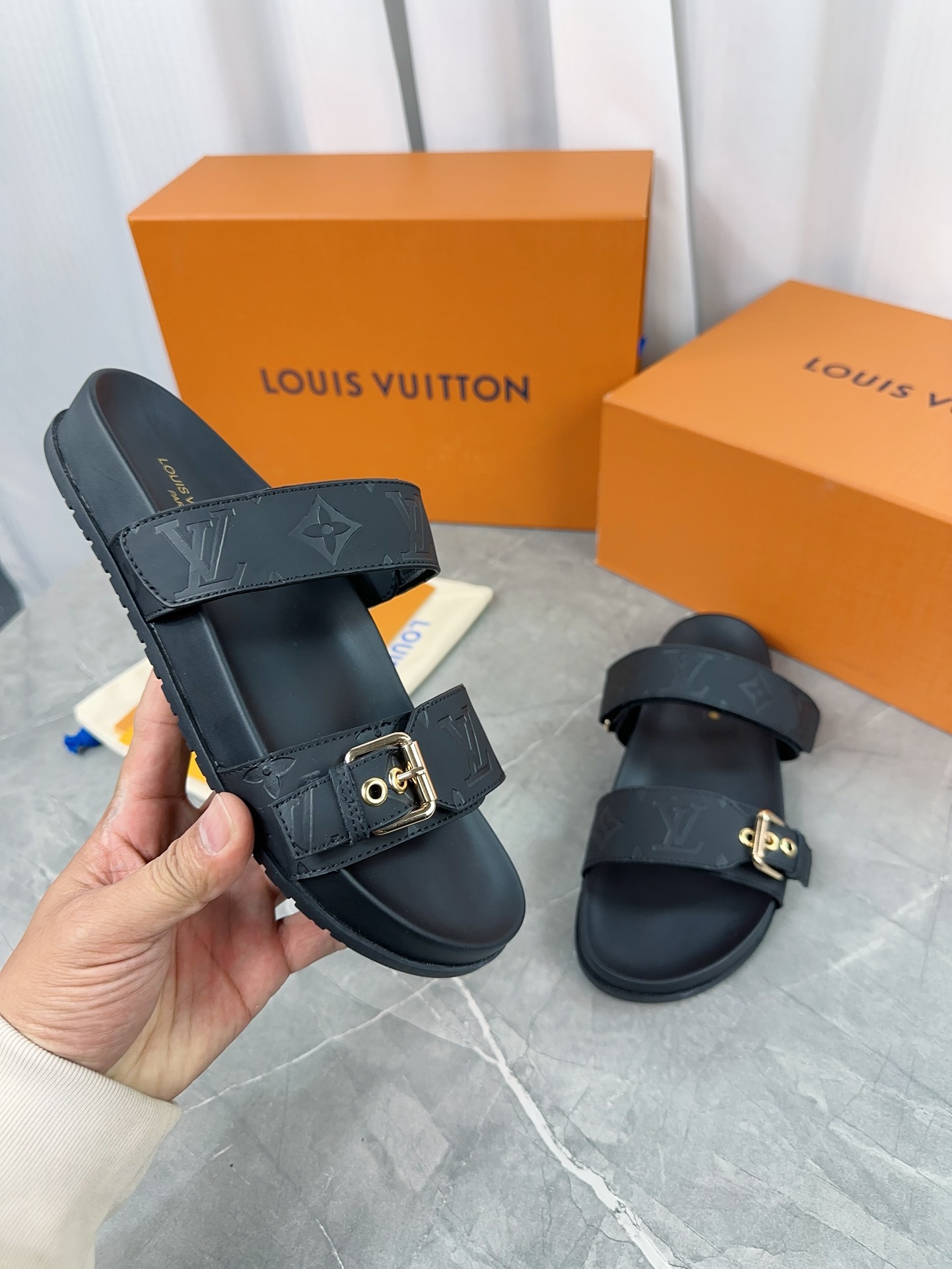 Louis Vuitton Male Slippers L-s