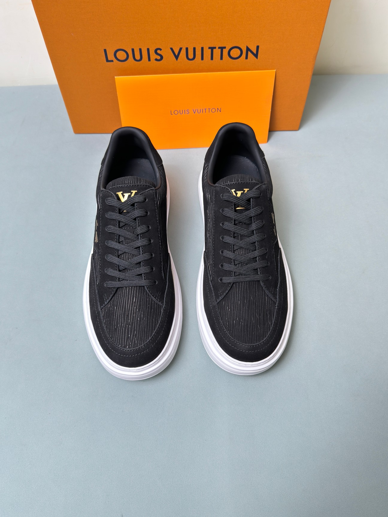 Louis Vuitton Male Sneakers 45-l