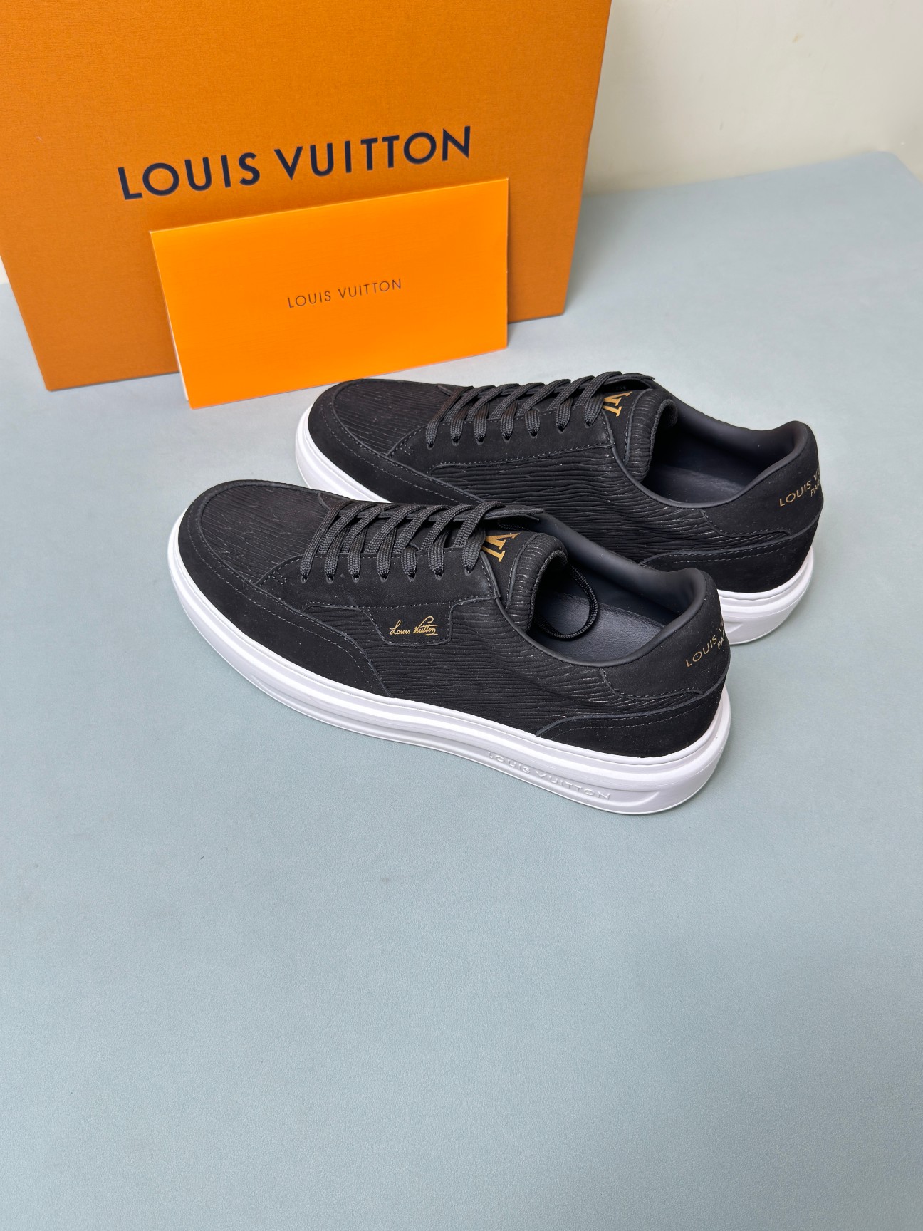 Louis Vuitton Male Sneakers 45-l