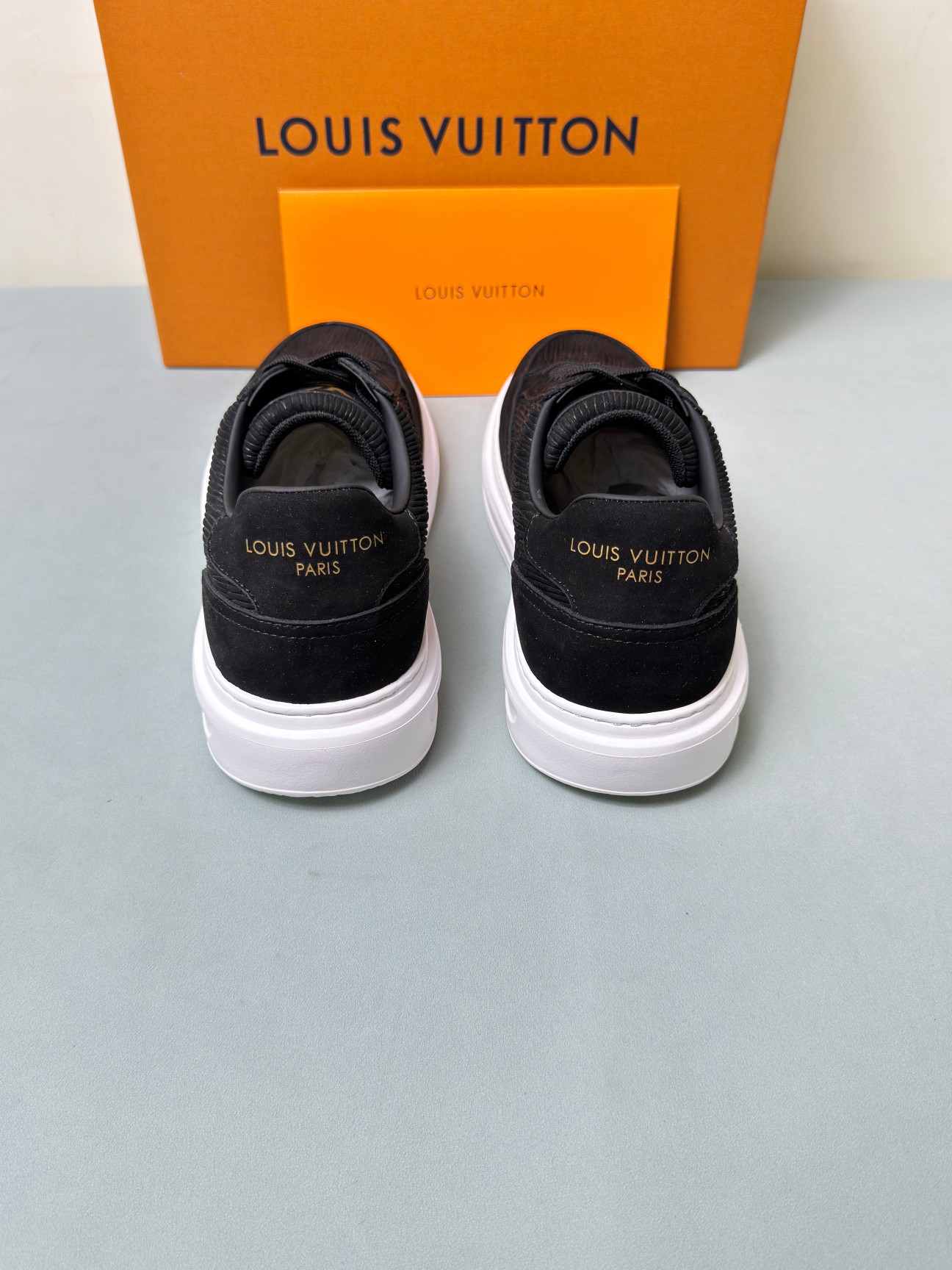 Louis Vuitton Male Sneakers 45-l
