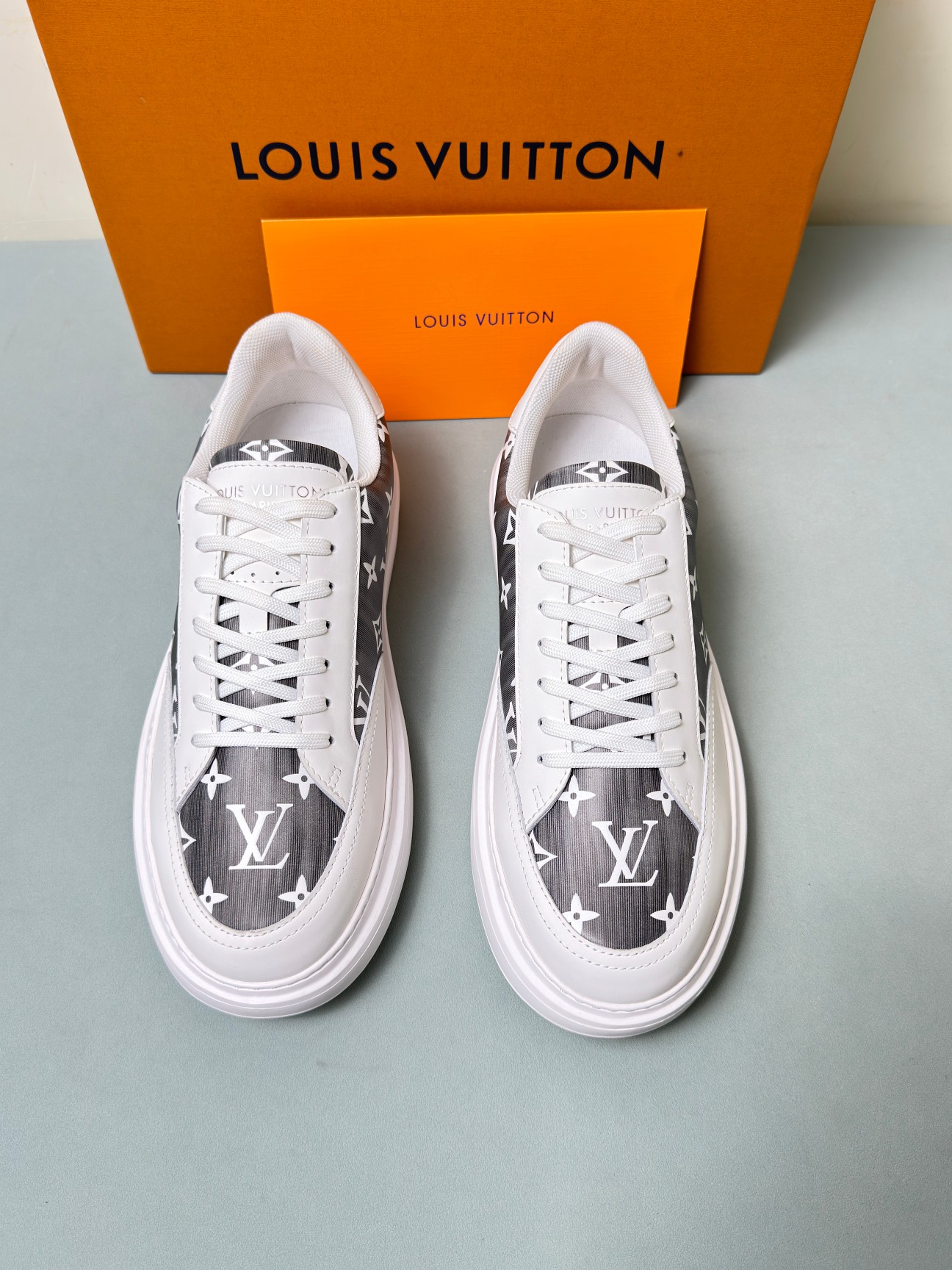 Louis Vuitton Male Sneakers 45-l