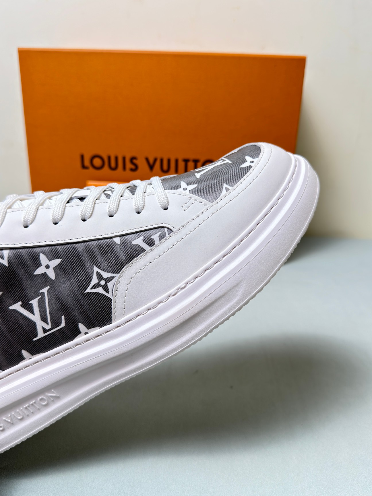 Louis Vuitton Male Sneakers 45-l