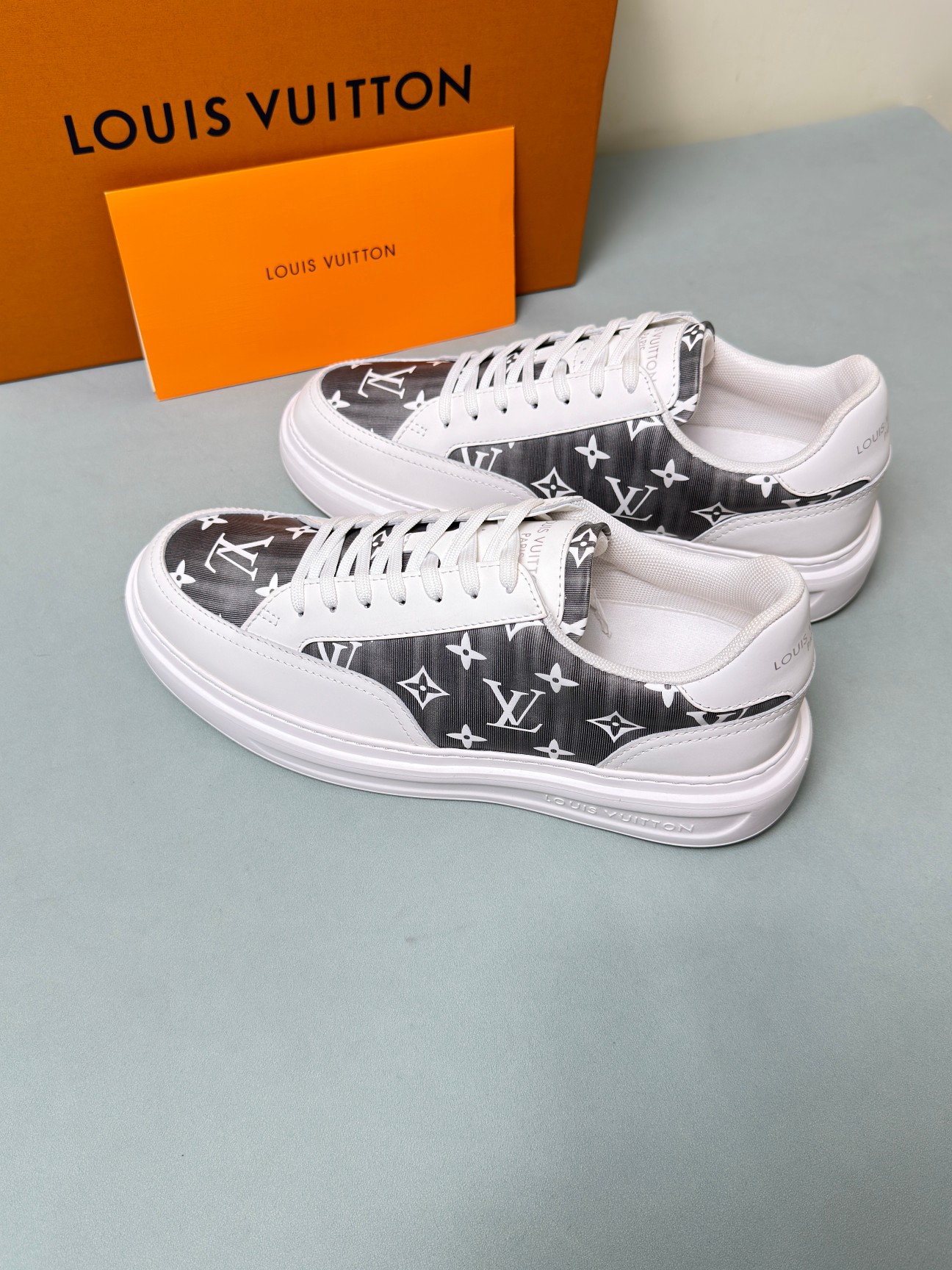 Louis Vuitton Male Sneakers 45-l